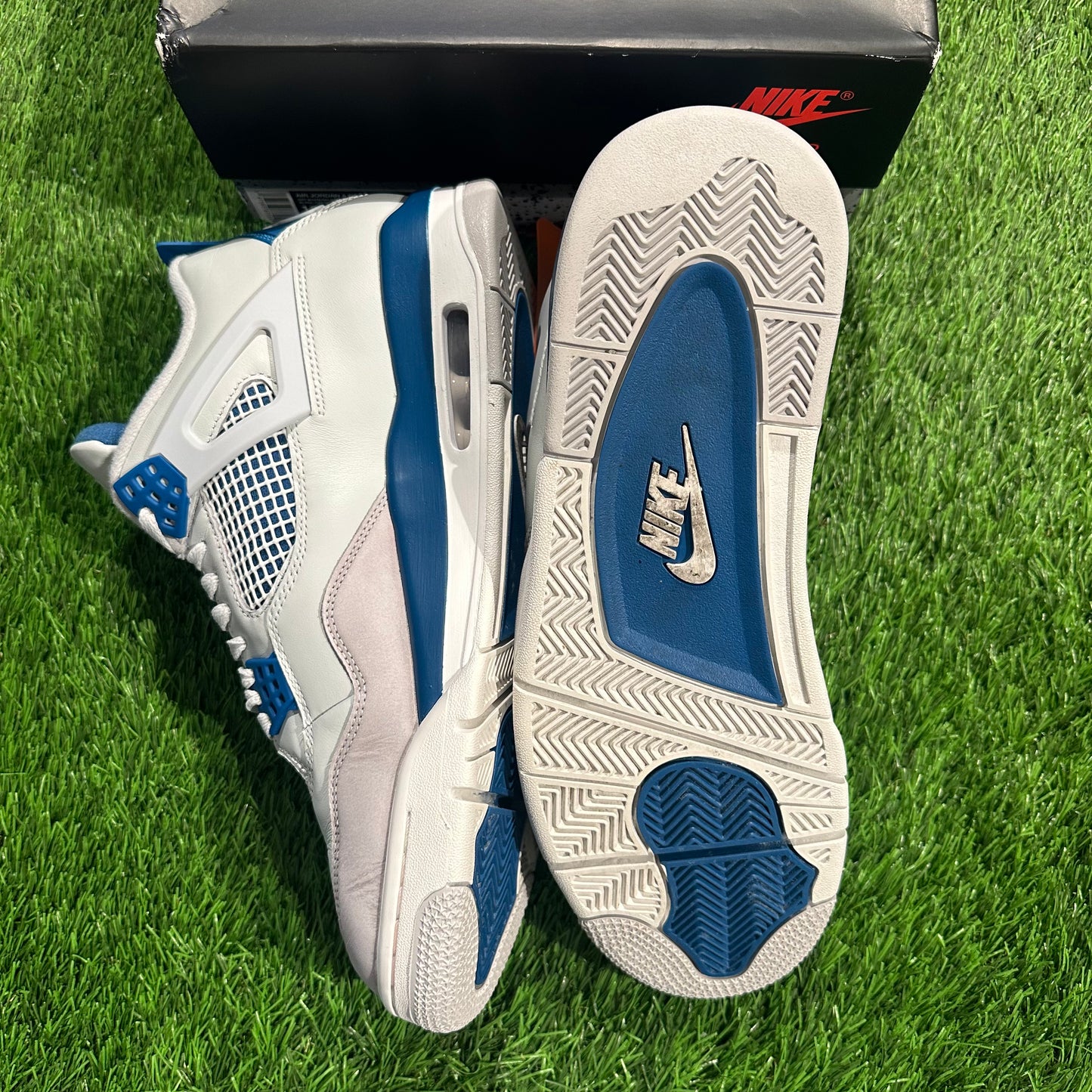 Jordan 4 Retro Military Blue (2024)