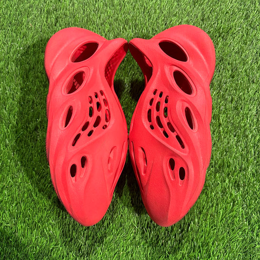adidas Yeezy Foam RNNR Vermillion 8M/9.5W