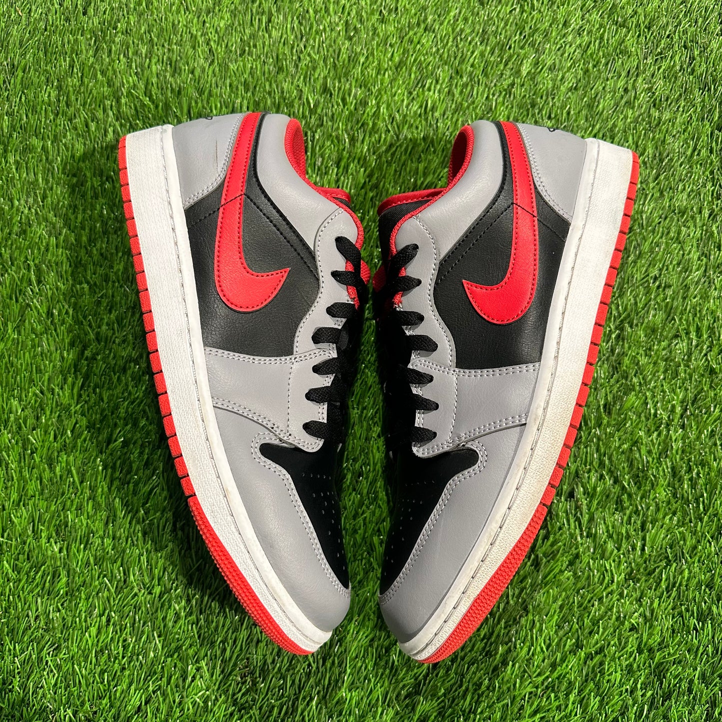 Jordan 1 Low Black Light Smoke Grey Gym Red