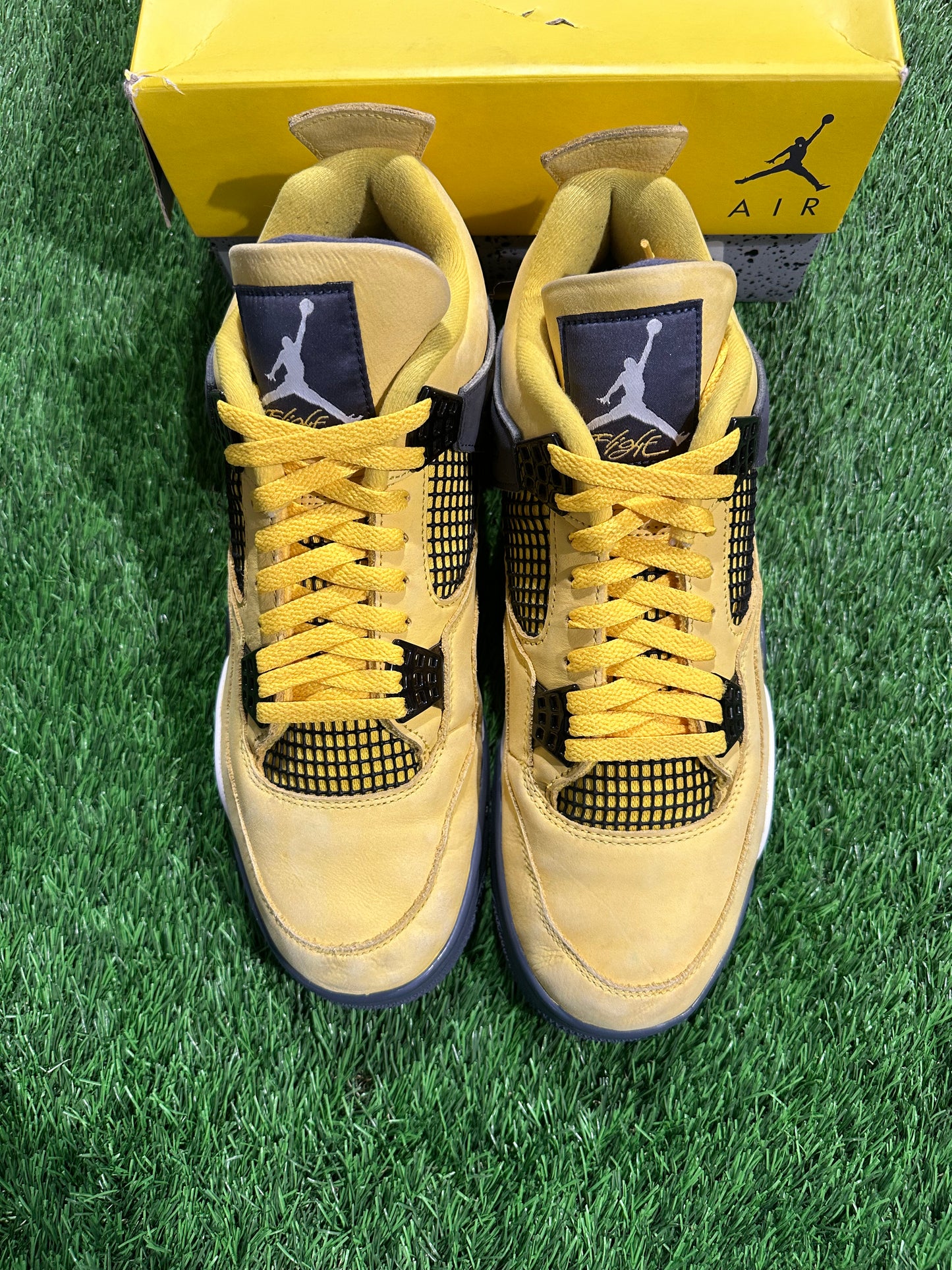 Jordan 4 Retro Lightning (2021)