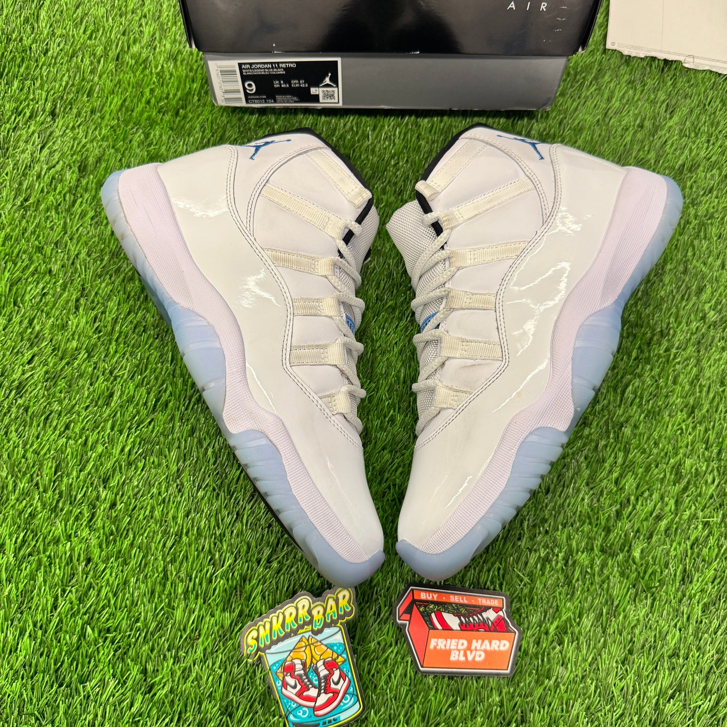 Jordan 11 Retro Legend Blue (2024) SIZE 9M/10.5W