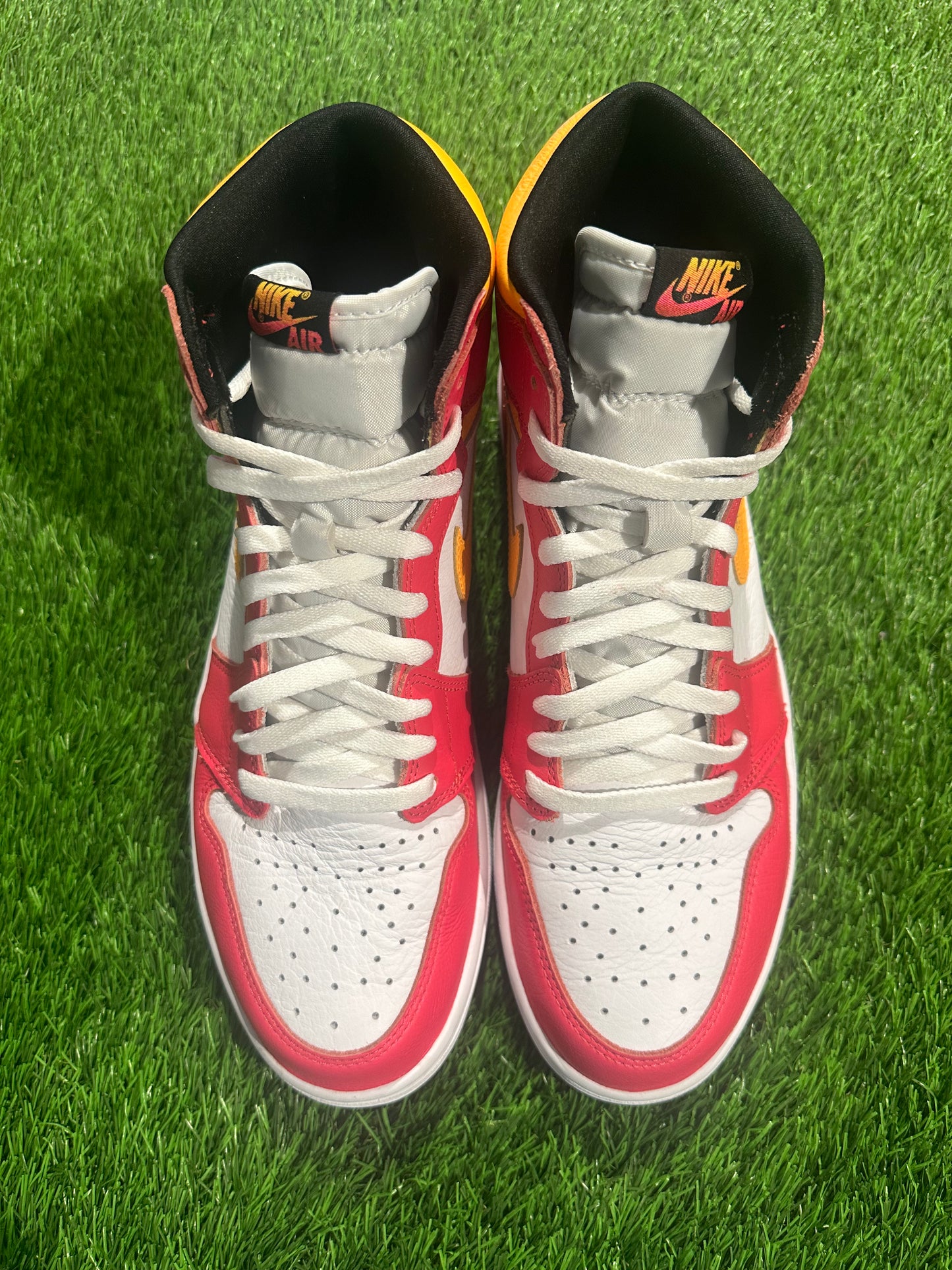 Jordan 1 Retro High OG Light Fusion Red 12M/13.5W
