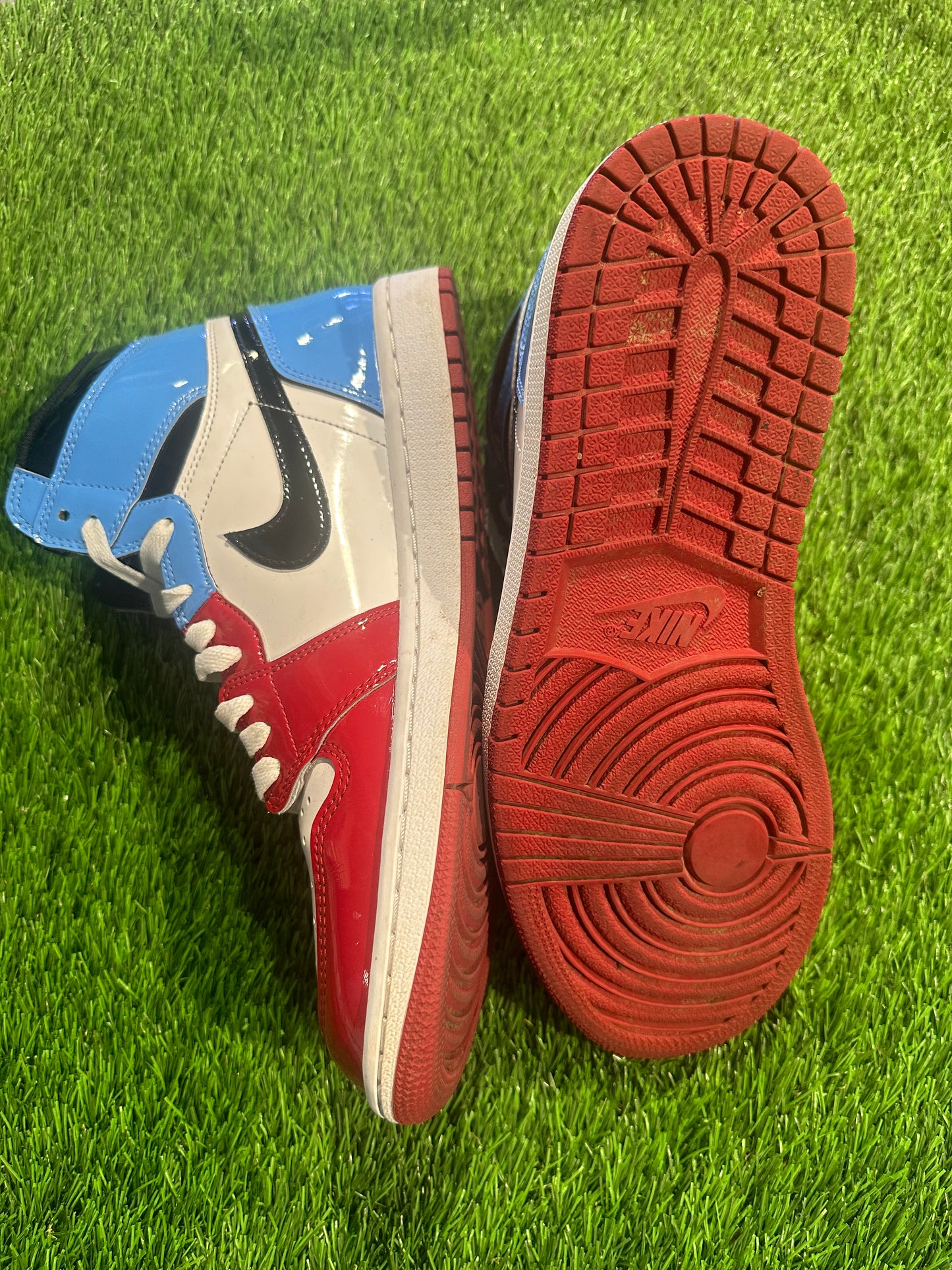 Jordan 1 Retro High Fearless UNC Chicago