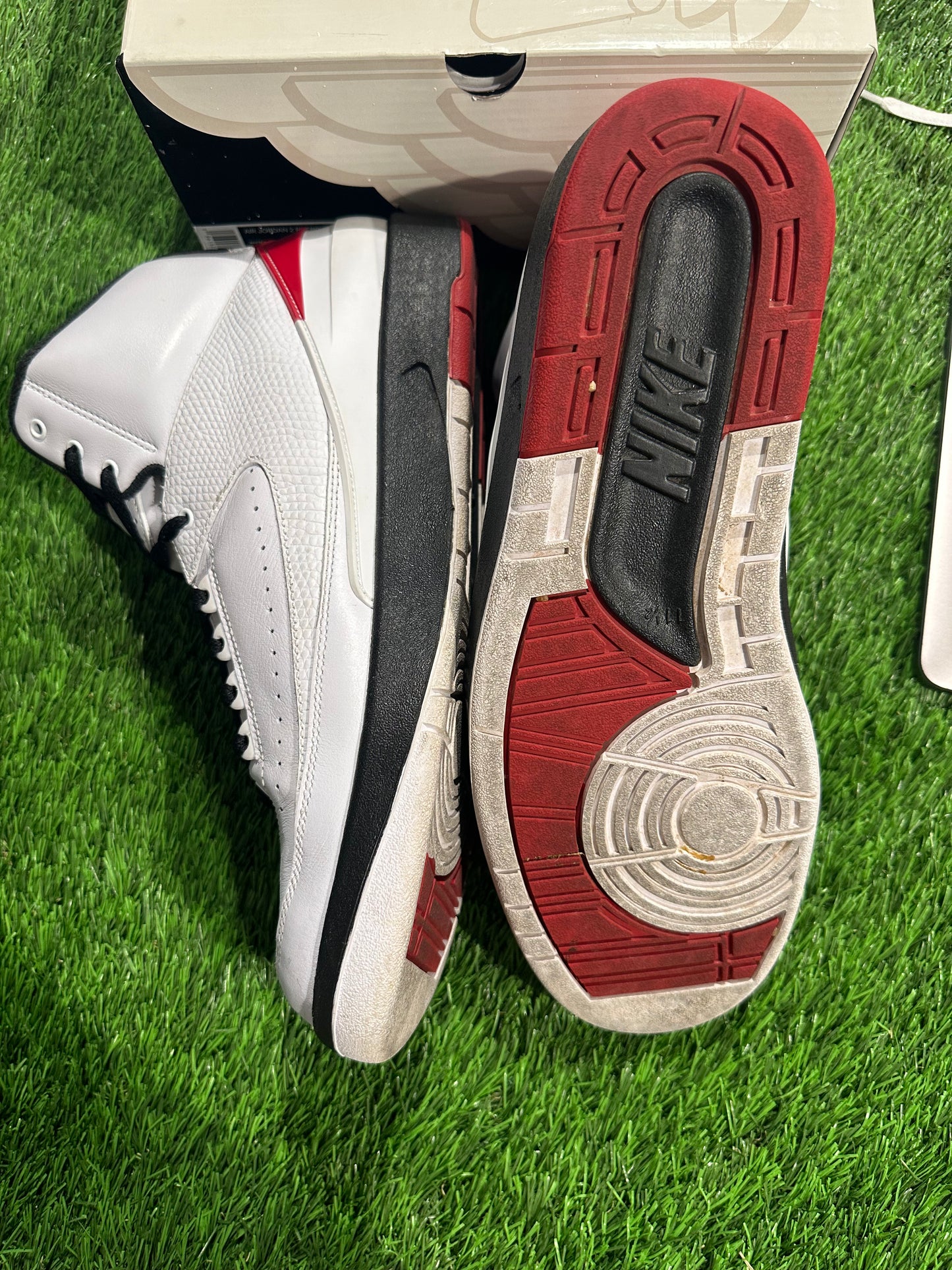 Jordan 2 Retro OG Chicago (2022)