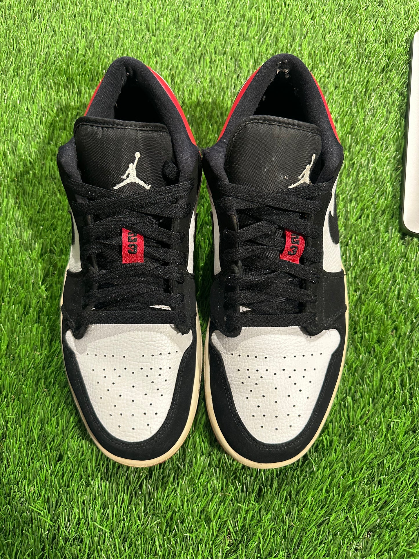 Jordan 1 Low Black Toe (2019) 9M/10.5W