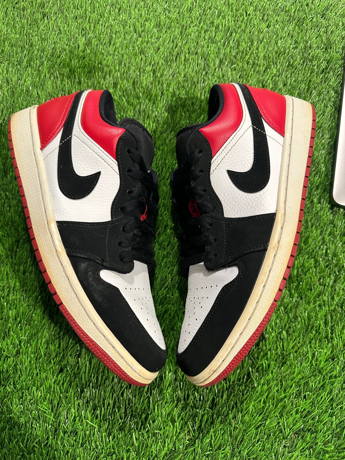 Jordan 1 Low Black Toe (2019) 9M/10.5W