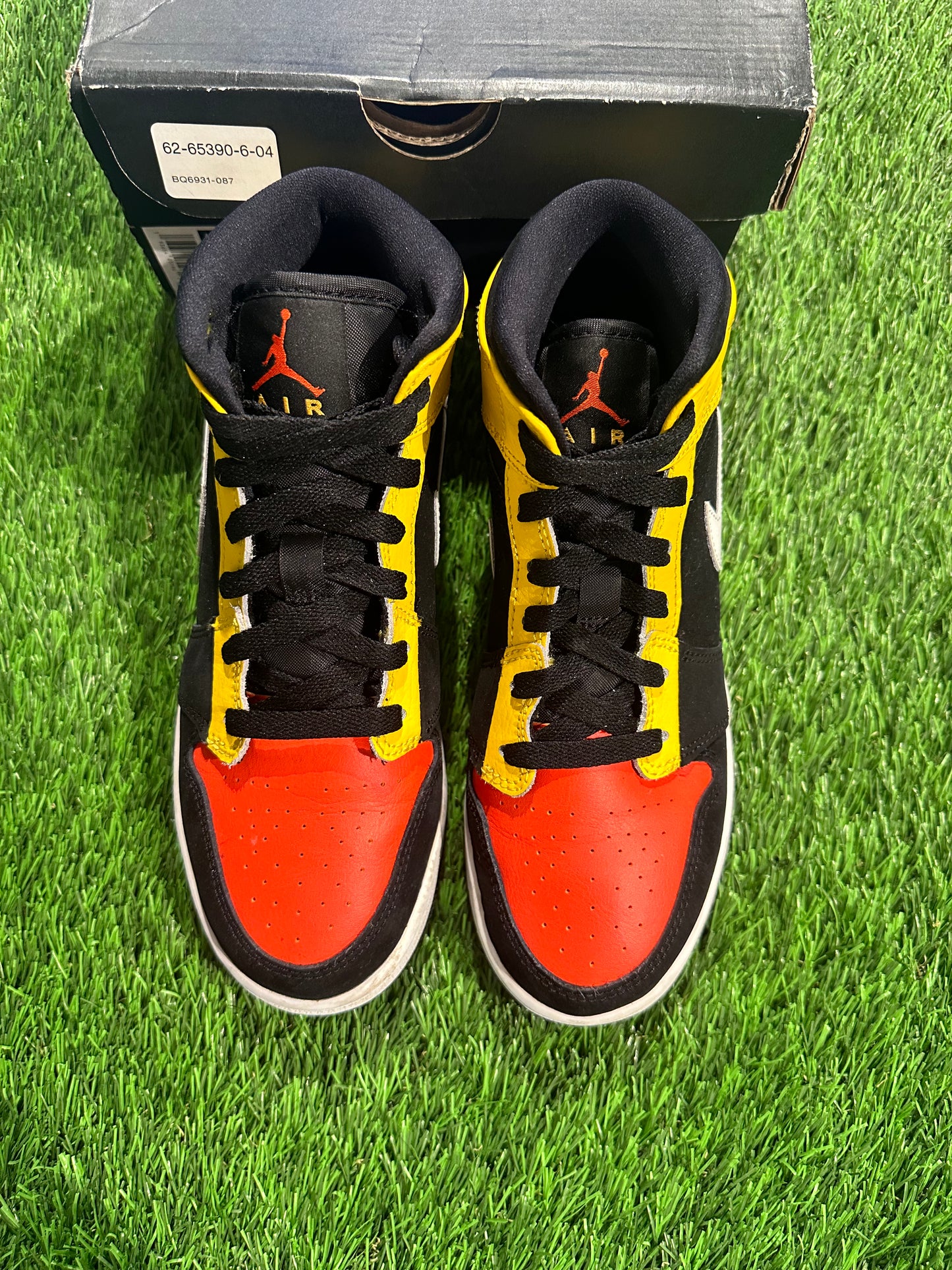 Jordan 1 Mid Black Amarillo Team Orange (GS) 5Y/6.5W