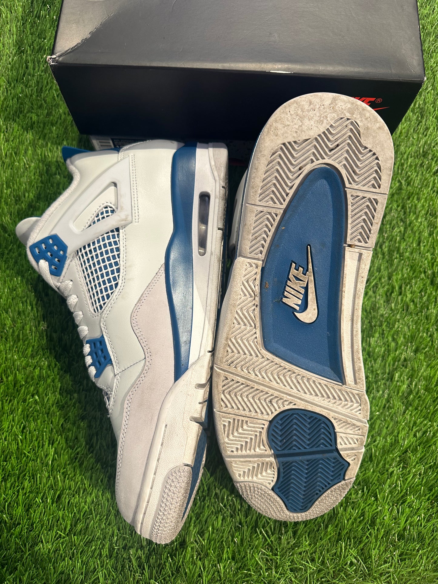 Jordan 4 Retro Military Blue (2024)