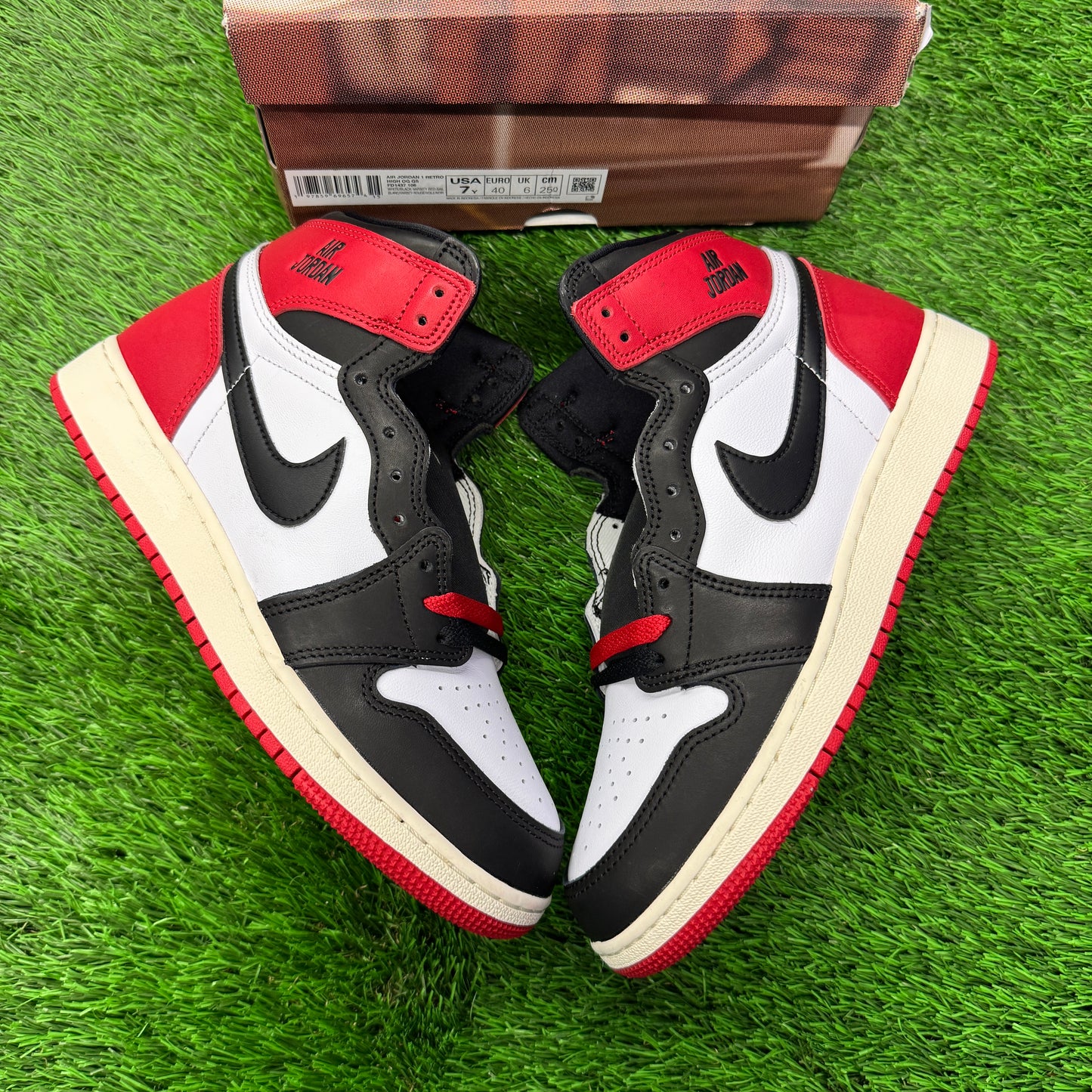 Jordan 1 Retro High OG Black Toe Reimagined (GS) SIZE 7Y/8.5W