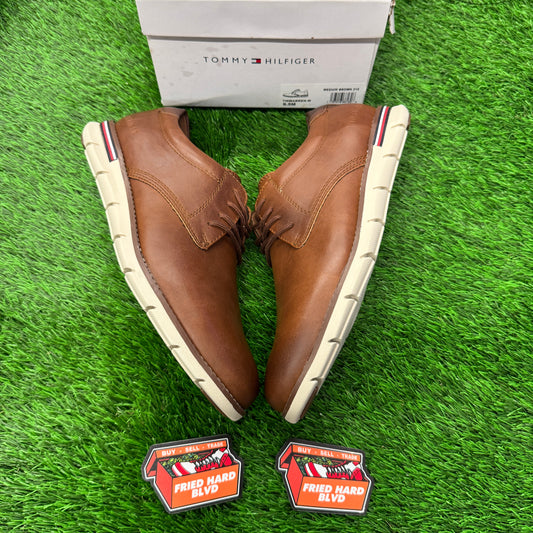 TOMMY HILFIGER WARREN OXFORDS SIZE 9.5M/11W
