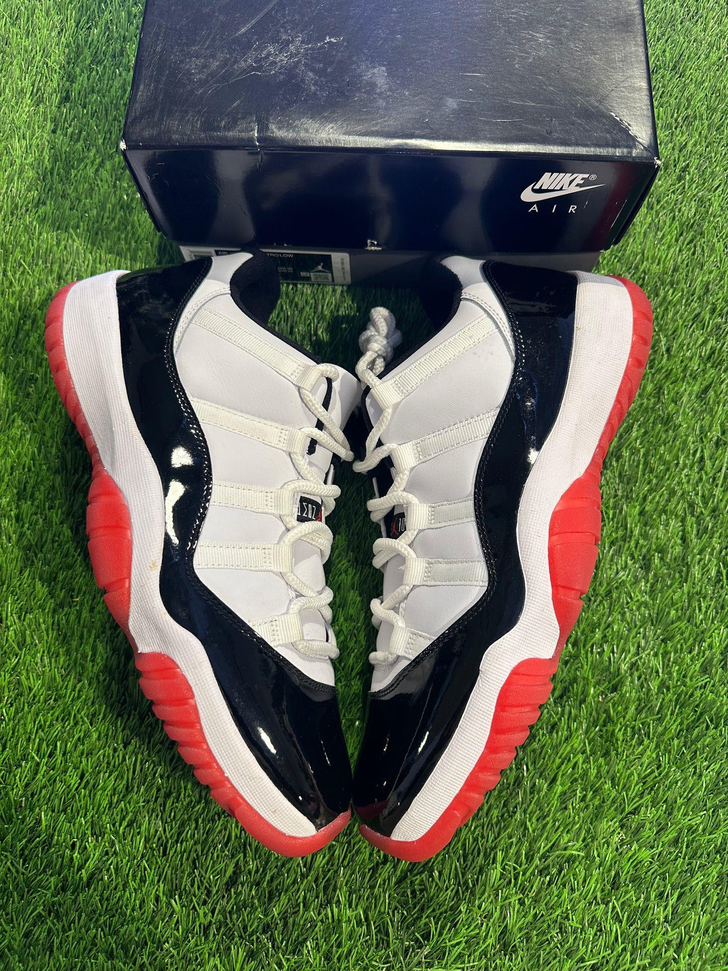 Jordan 11 Retro Low Concord Bred