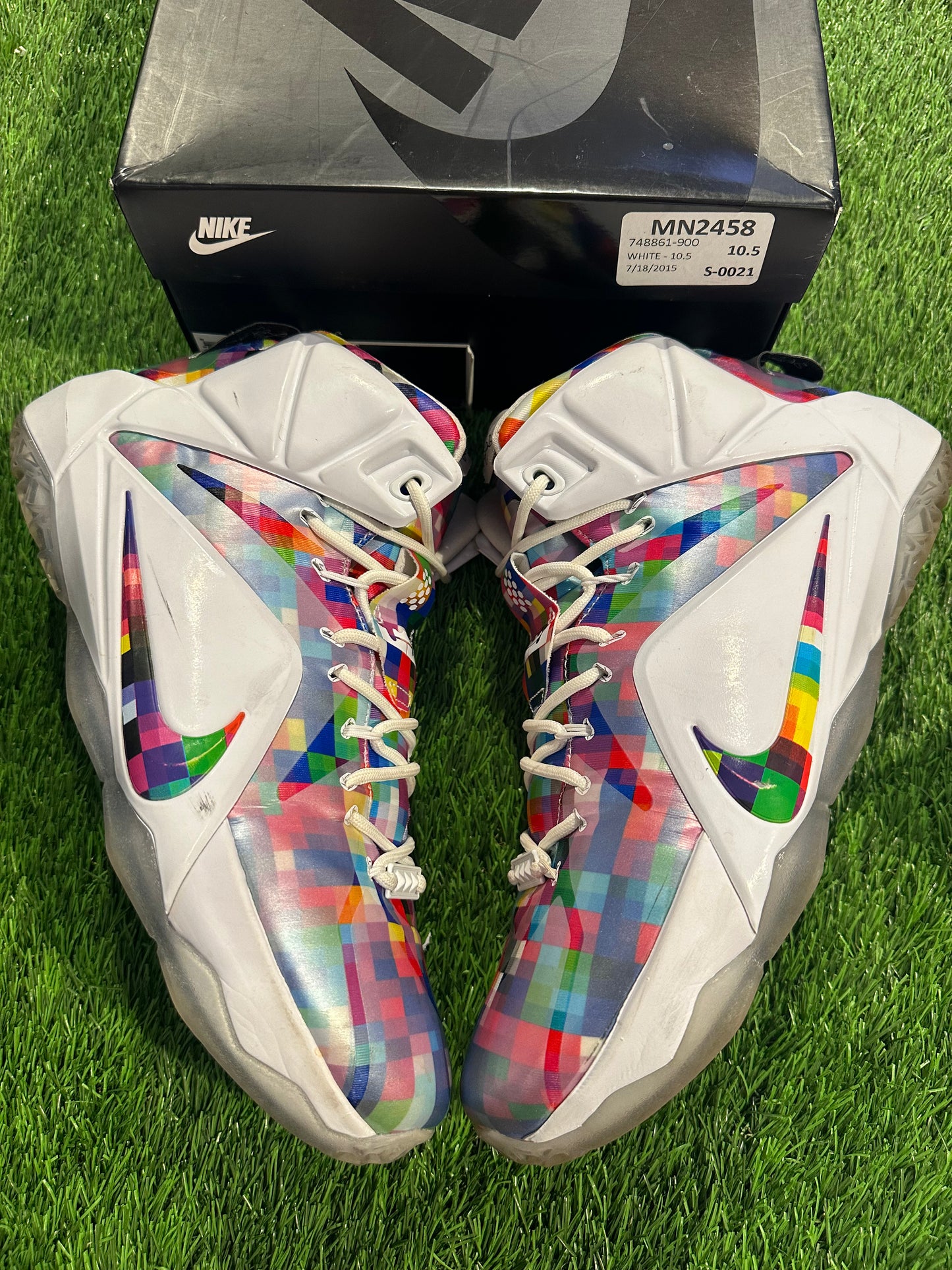 Nike LeBron 12 EXT Prism
