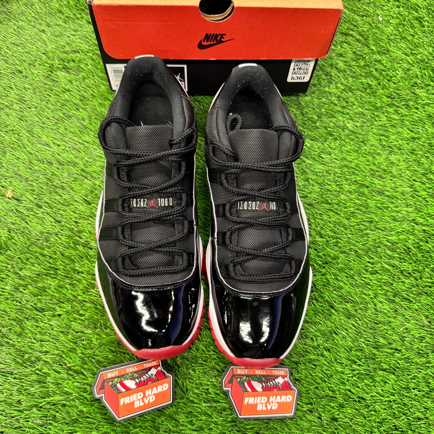 Jordan 11 Retro Low Bred (2025) SIZE 9.5M/11W