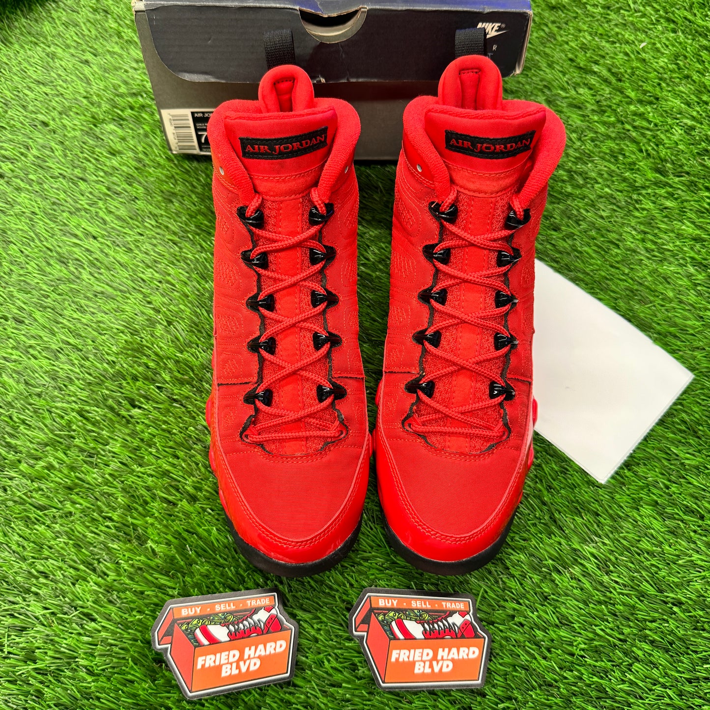 Jordan 9 Retro Chile Red (GS) SIZE 7Y/8.5W