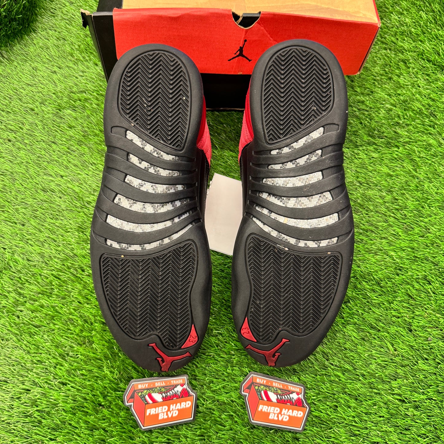 Jordan 12 Retro Reverse Flu Game SIZE 13M/14.5W