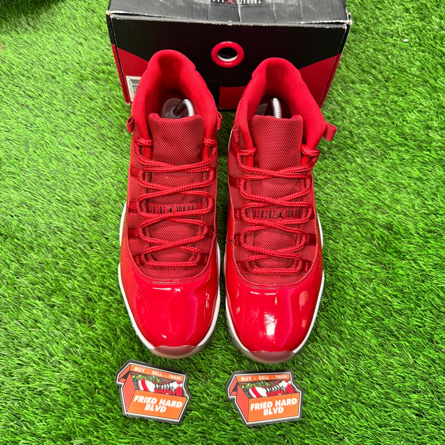 Jordan 11 Retro Win Like 96 SIZE 9.5M/11W