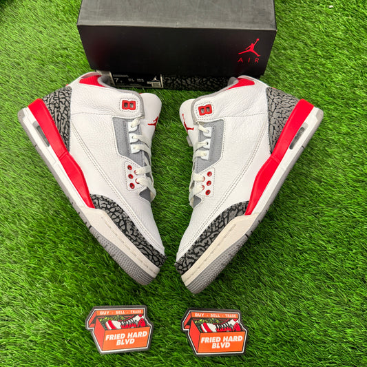 Jordan 3 Retro Fire Red (2022) (GS) SIZE 7Y/8.5W