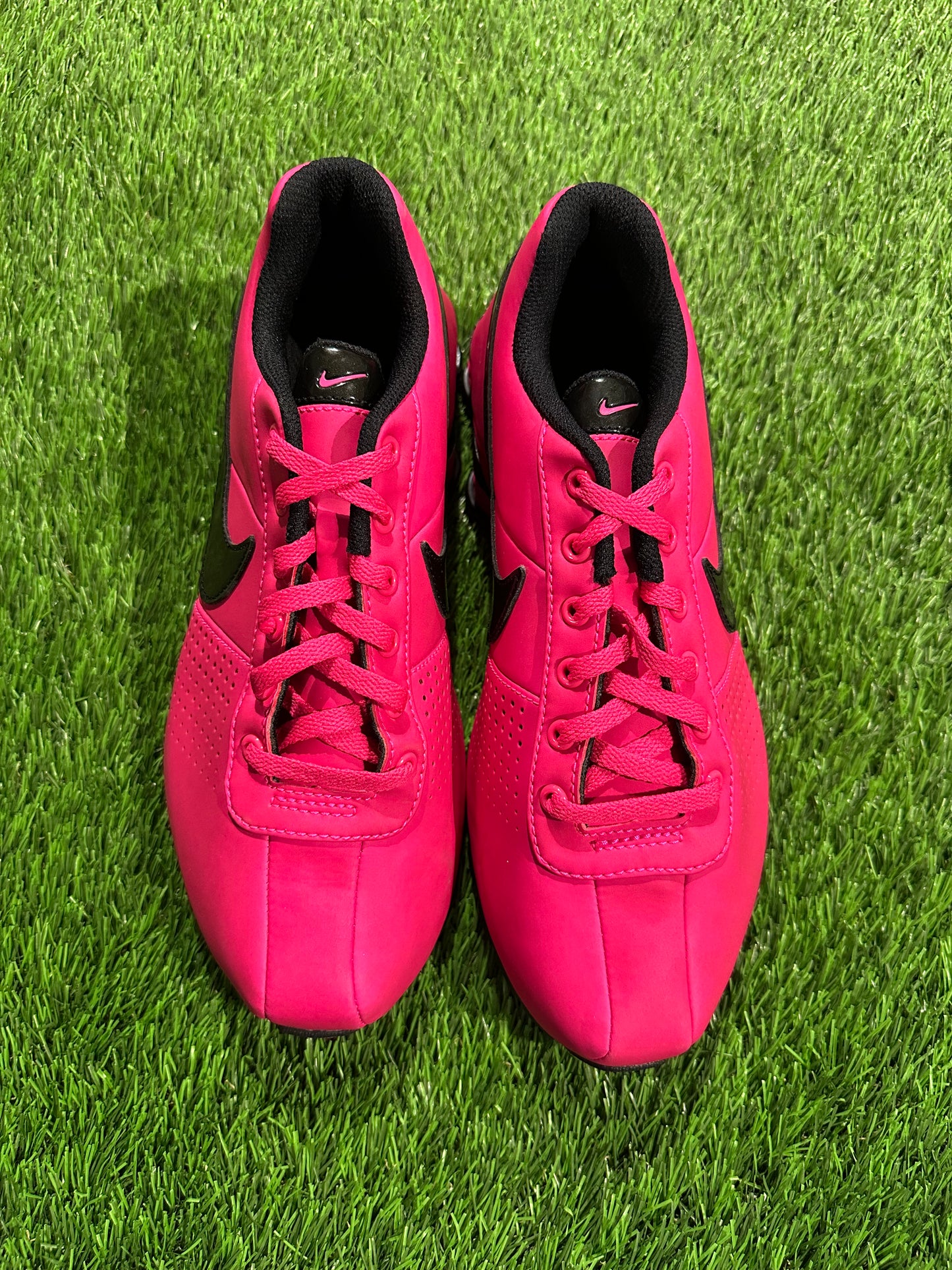 Nike Shox Deliver PNT Pink And Black Athletic Sneaker