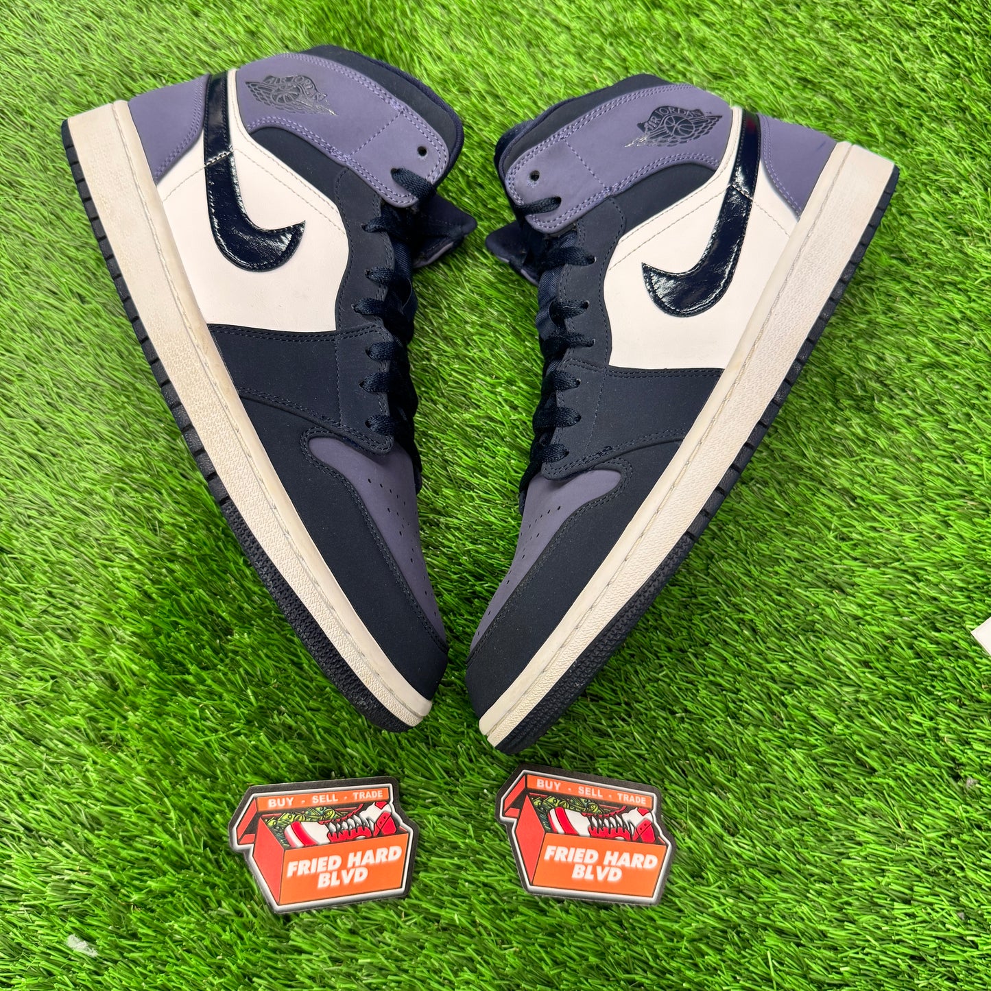 Jordan 1 Mid Obsidian Sanded Purple SIZE 12.5M/14W