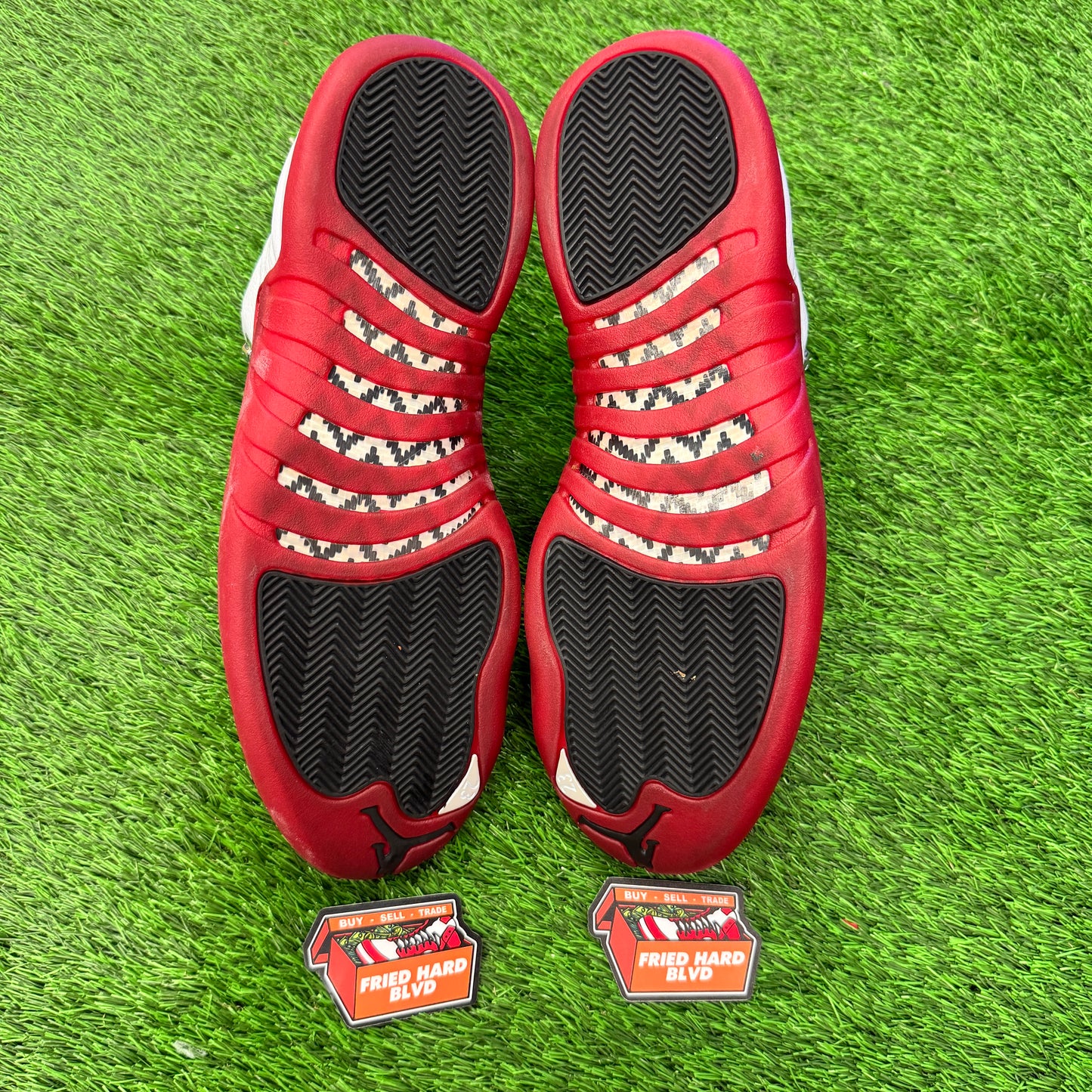 Jordan 12 Retro Cherry (2009) SIZE 15M/16.5W