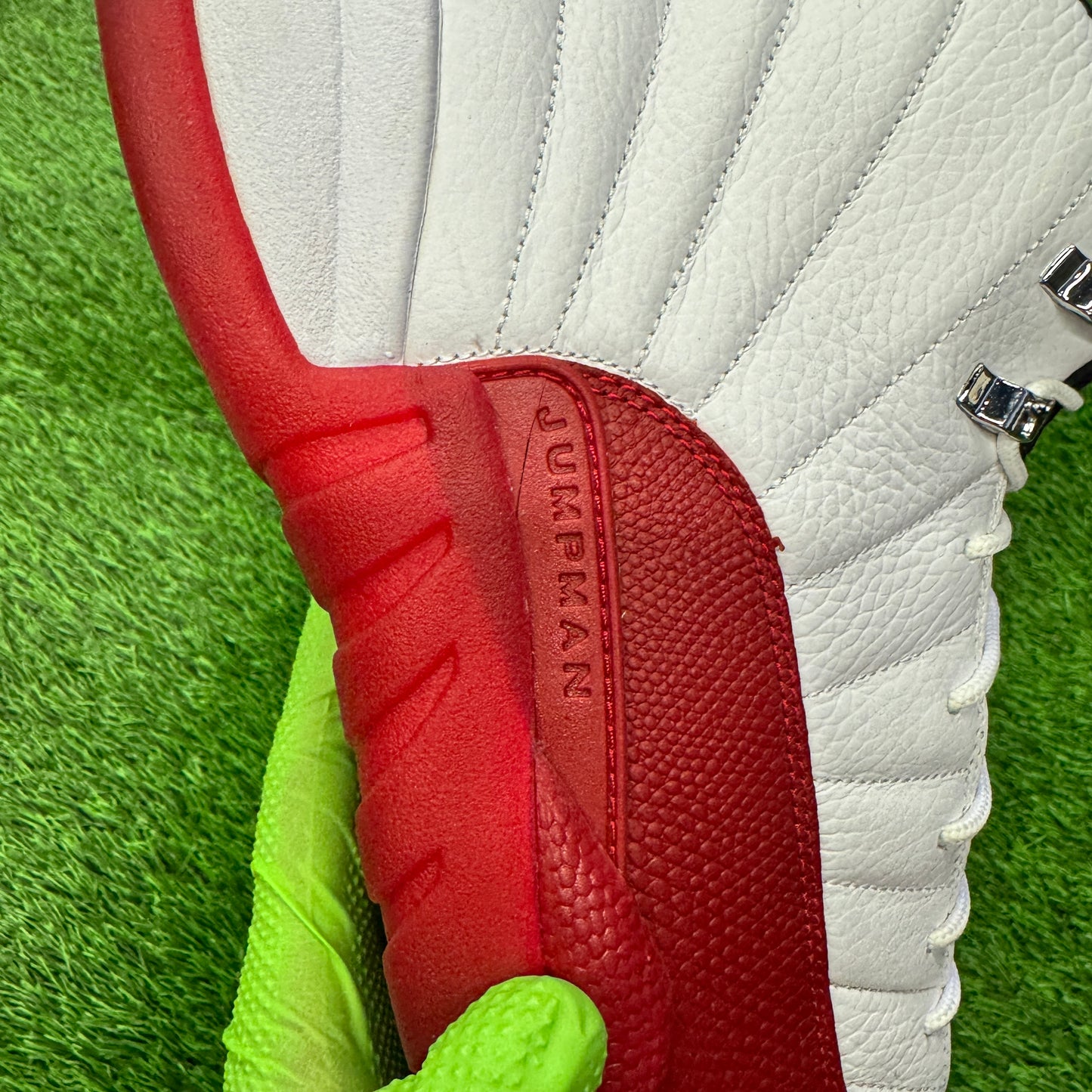 Jordan 12 Retro Cherry (2009) SIZE 15M/16.5W