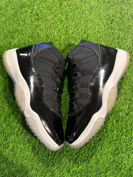 Jordan 11 Retro Space Jam (2016)