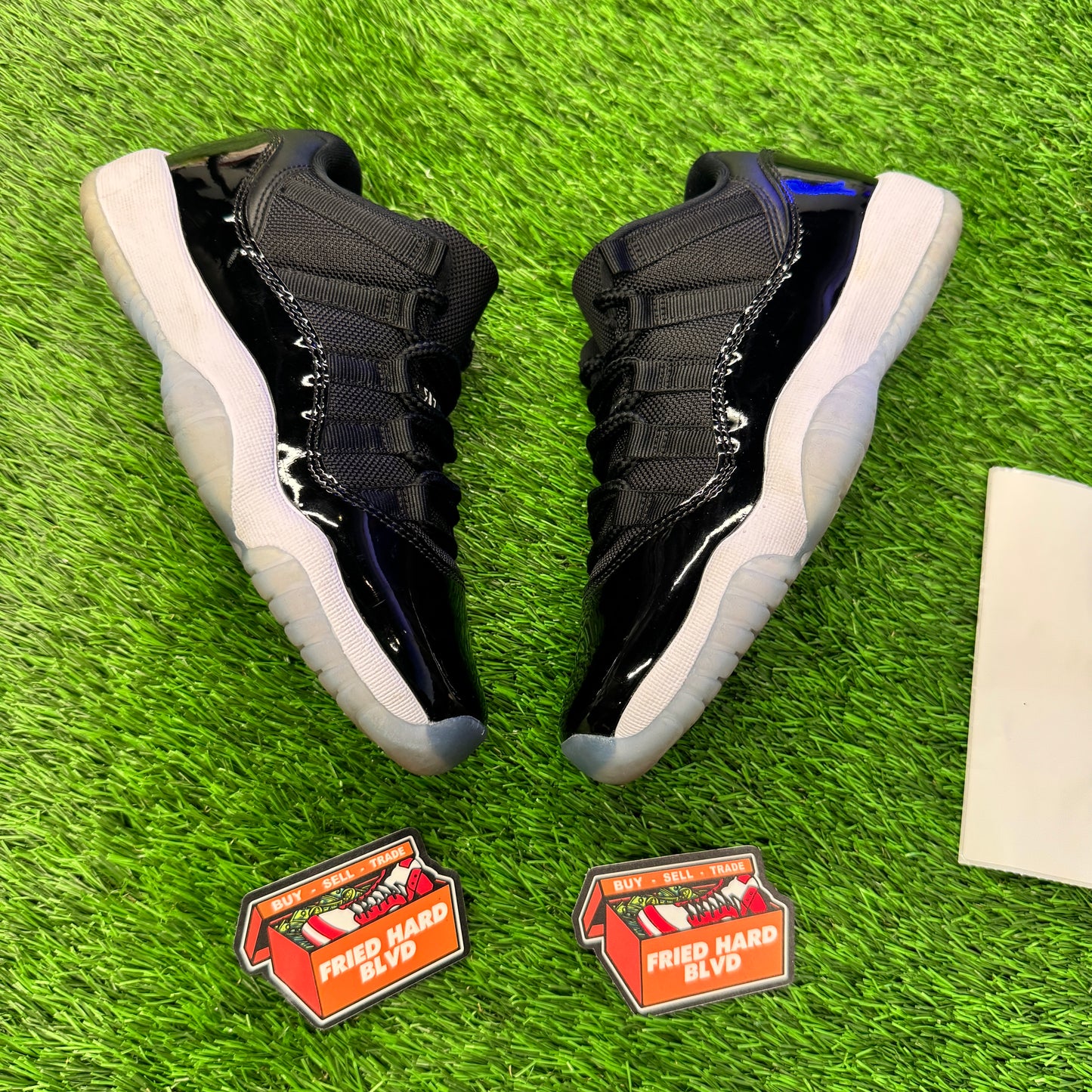 Jordan 11 Retro Low Space Jam (GS) SIZE 4.5Y/6W