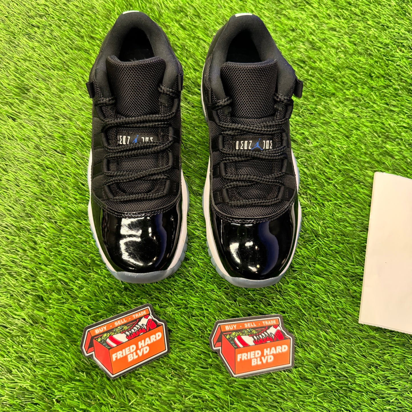 Jordan 11 Retro Low Space Jam (GS) SIZE 4.5Y/6W