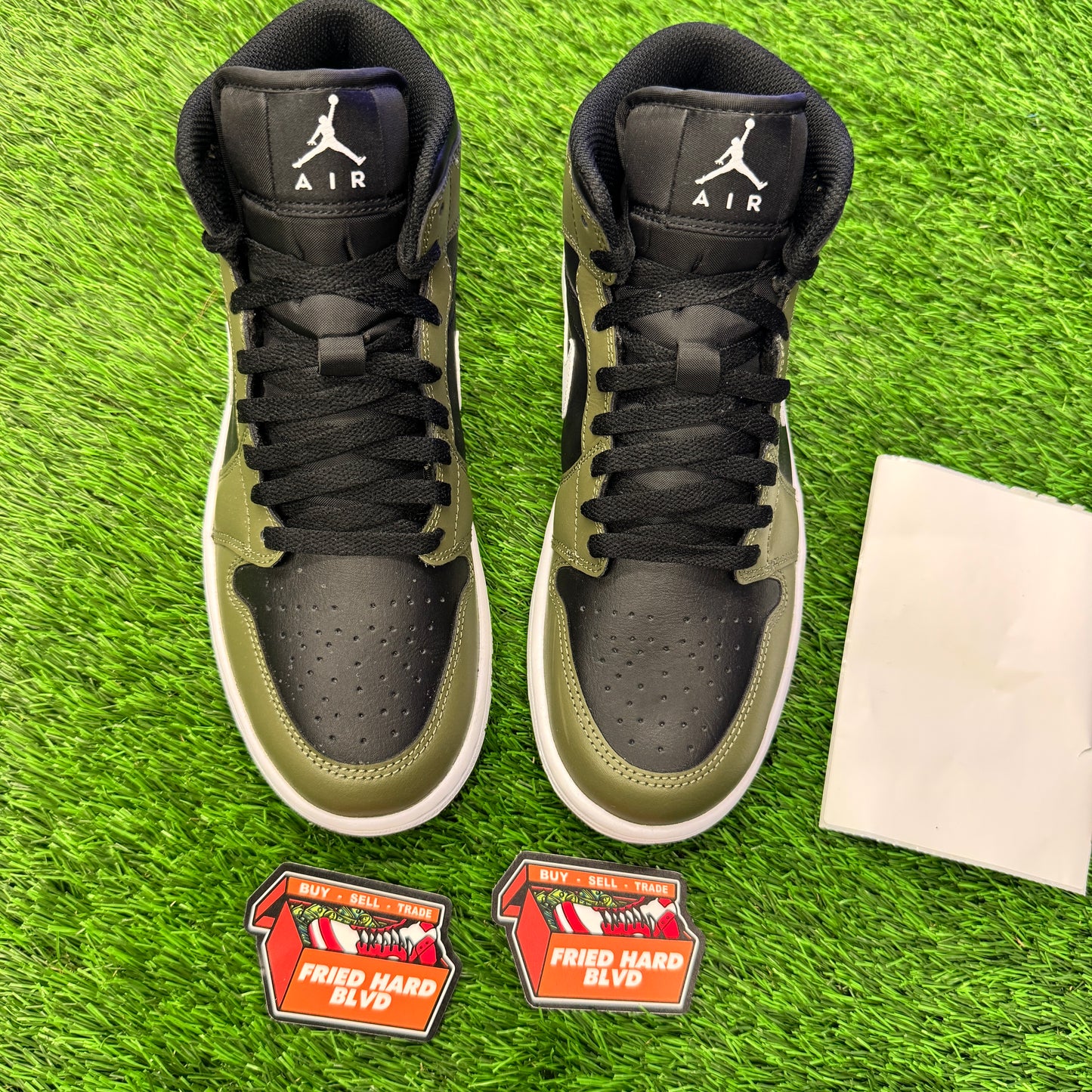 Jordan 1 Mid Black White Olive SIZE 8M/9.5W