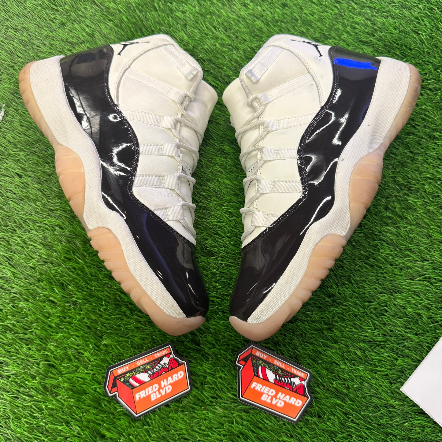 Jordan 11 Retro Neapolitan (Women's) SIZE 9.5M/11W