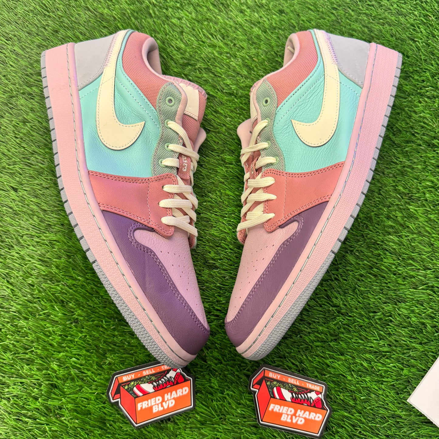 Jordan 1 Low Easter Pastel SIZE 13M/14.5W