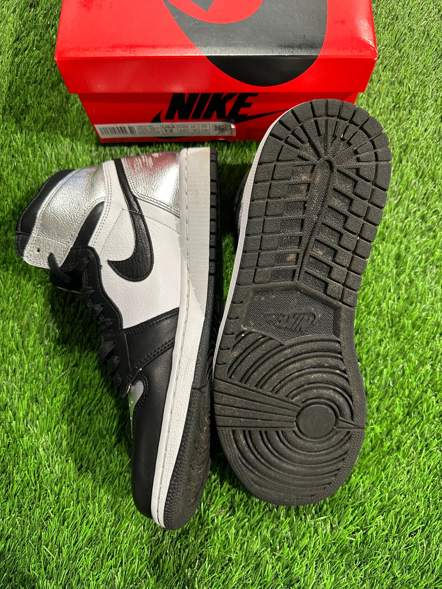 Jordan 1 Retro High Silver Toe (Women's) 10.5M/12W