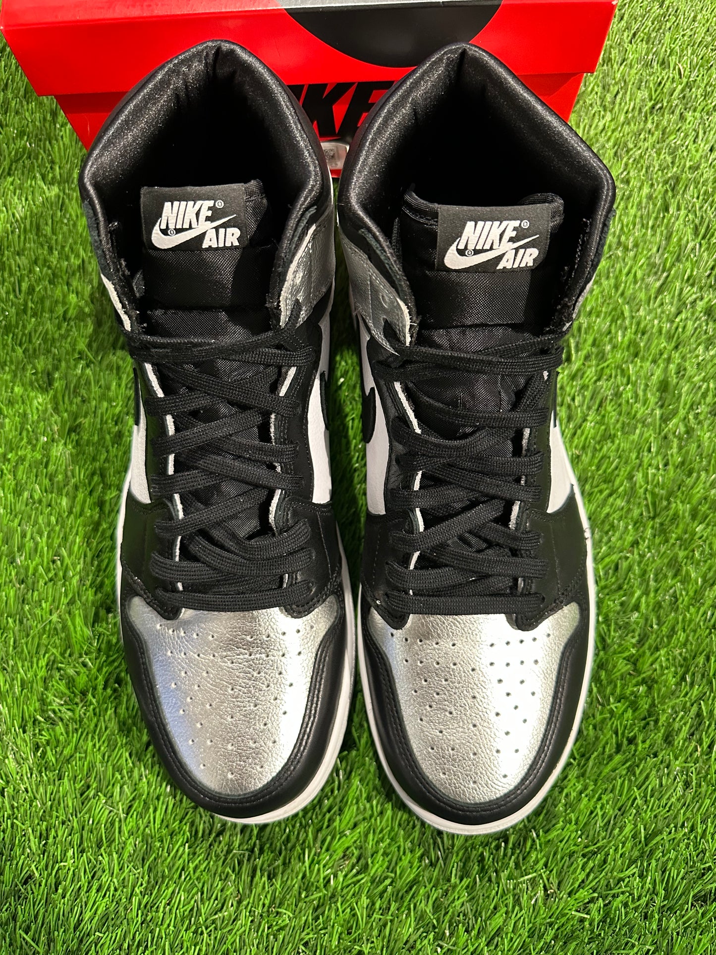 Jordan 1 Retro High Silver Toe (Women's) 10.5M/12W
