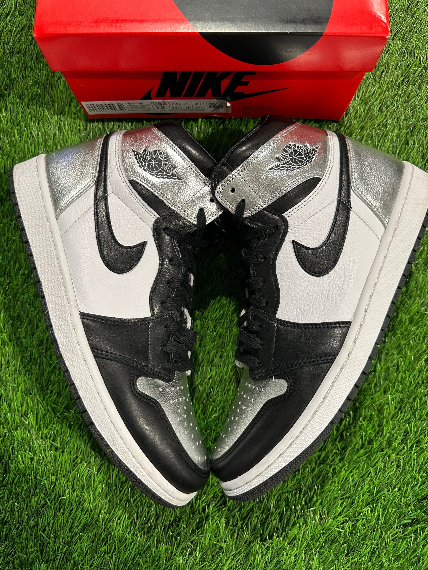 Jordan 1 Retro High Silver Toe (Women's) 10.5M/12W