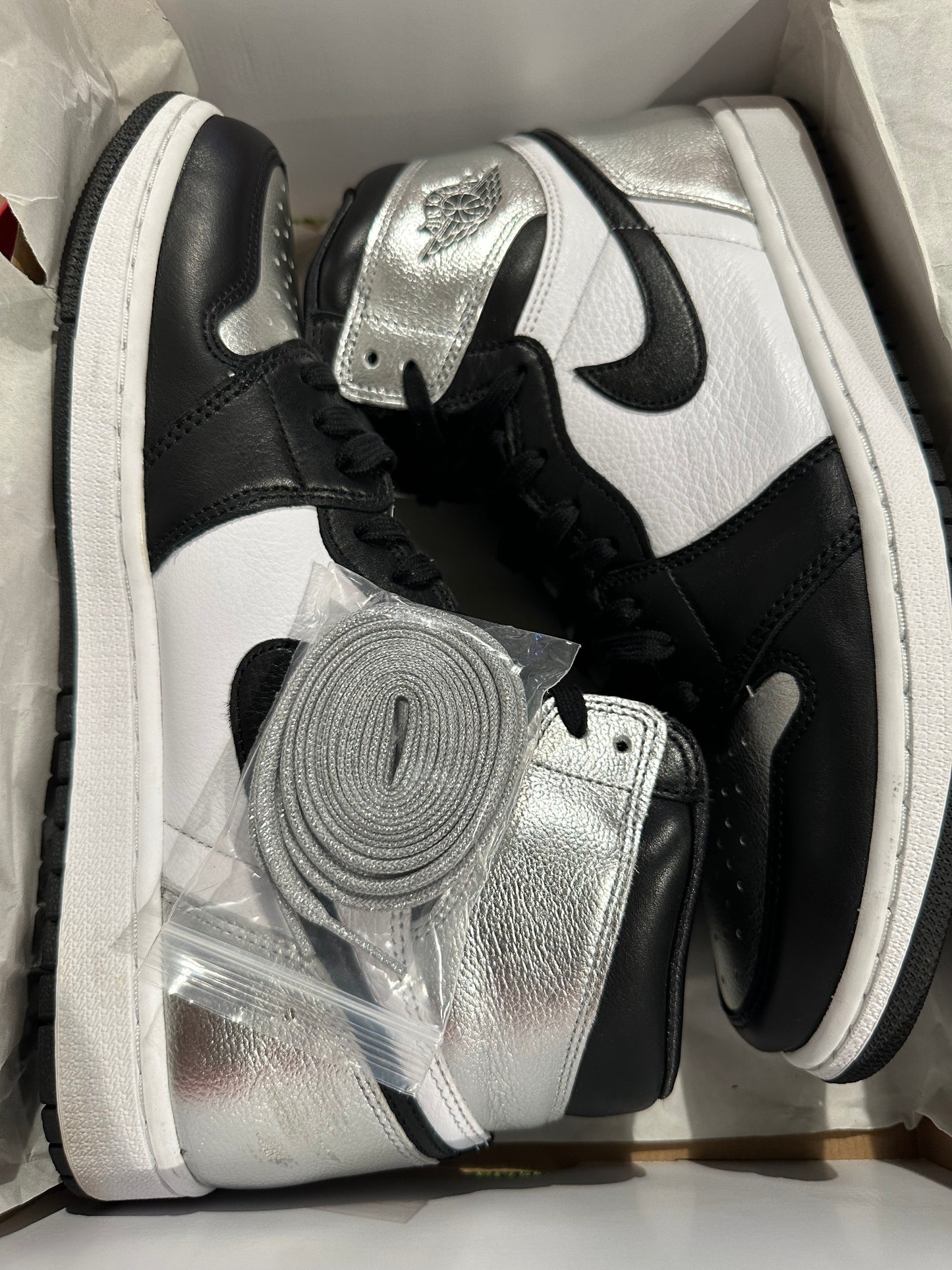 Jordan 1 Retro High Silver Toe (Women's) 10.5M/12W