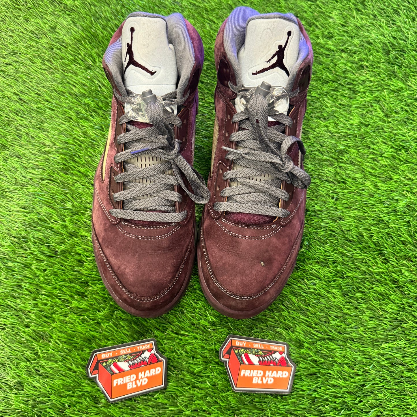 Jordan 5 Retro Burgundy (2023) SIZE 9.5M/11W