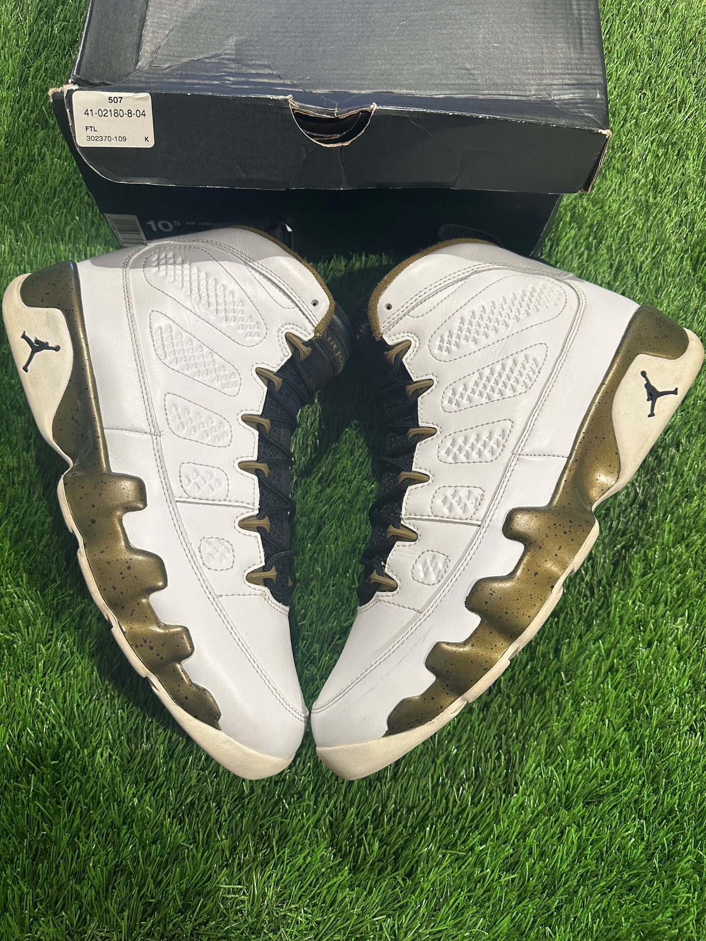 Jordan 9 Retro Statue 10.5M/12W