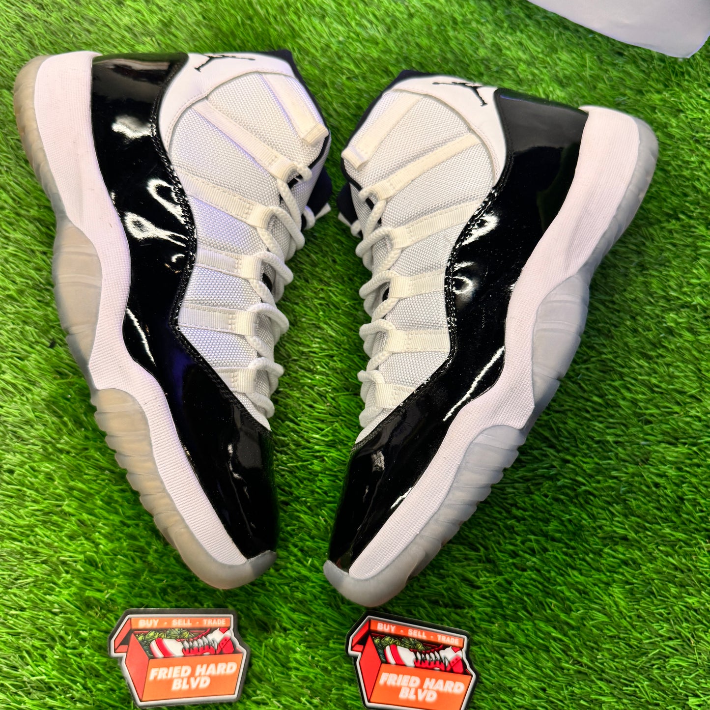 Jordan 11 Retro Concord (2018) SIZE 12M/13.5W