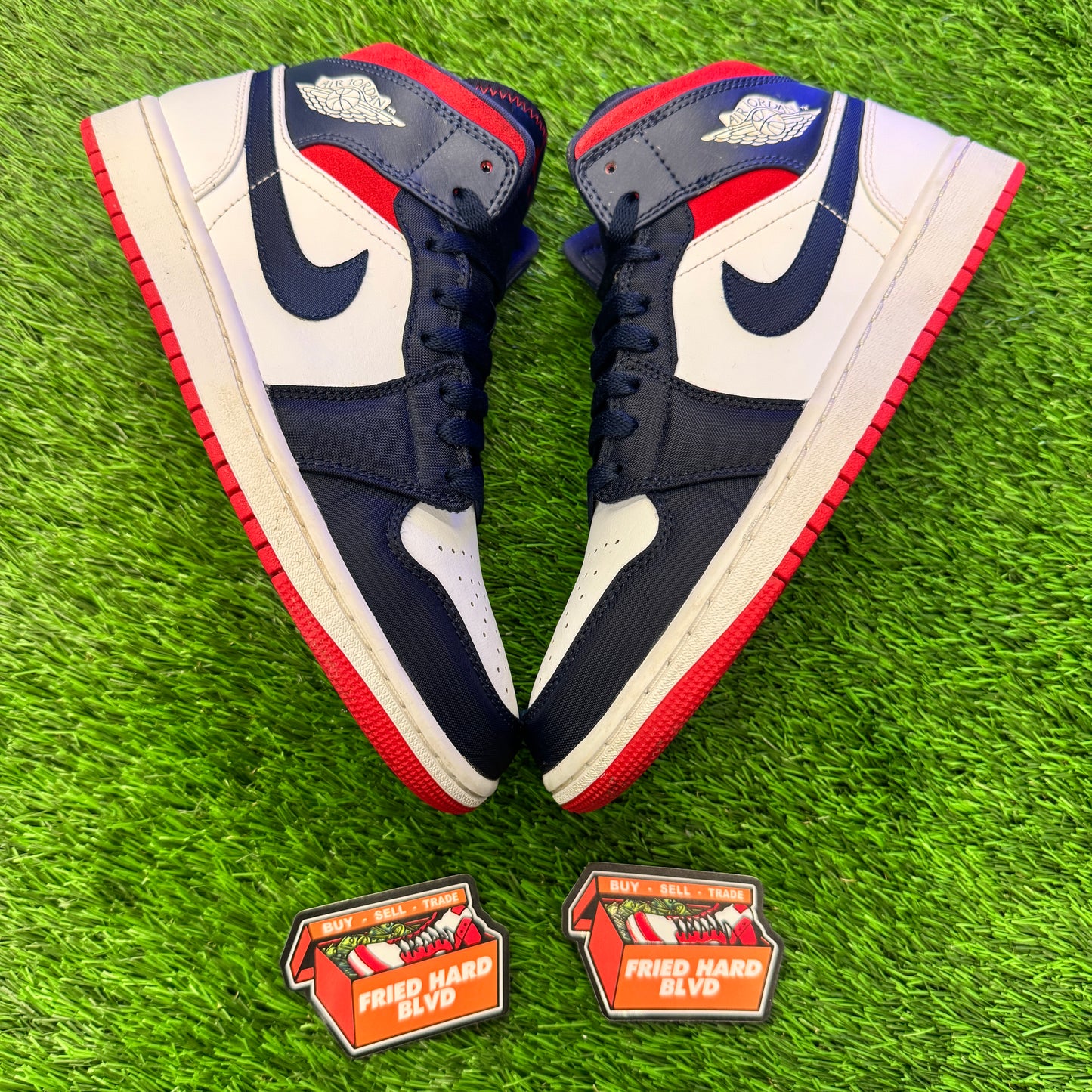 Jordan 1 Mid SE USA SIZE 8M/9.5W