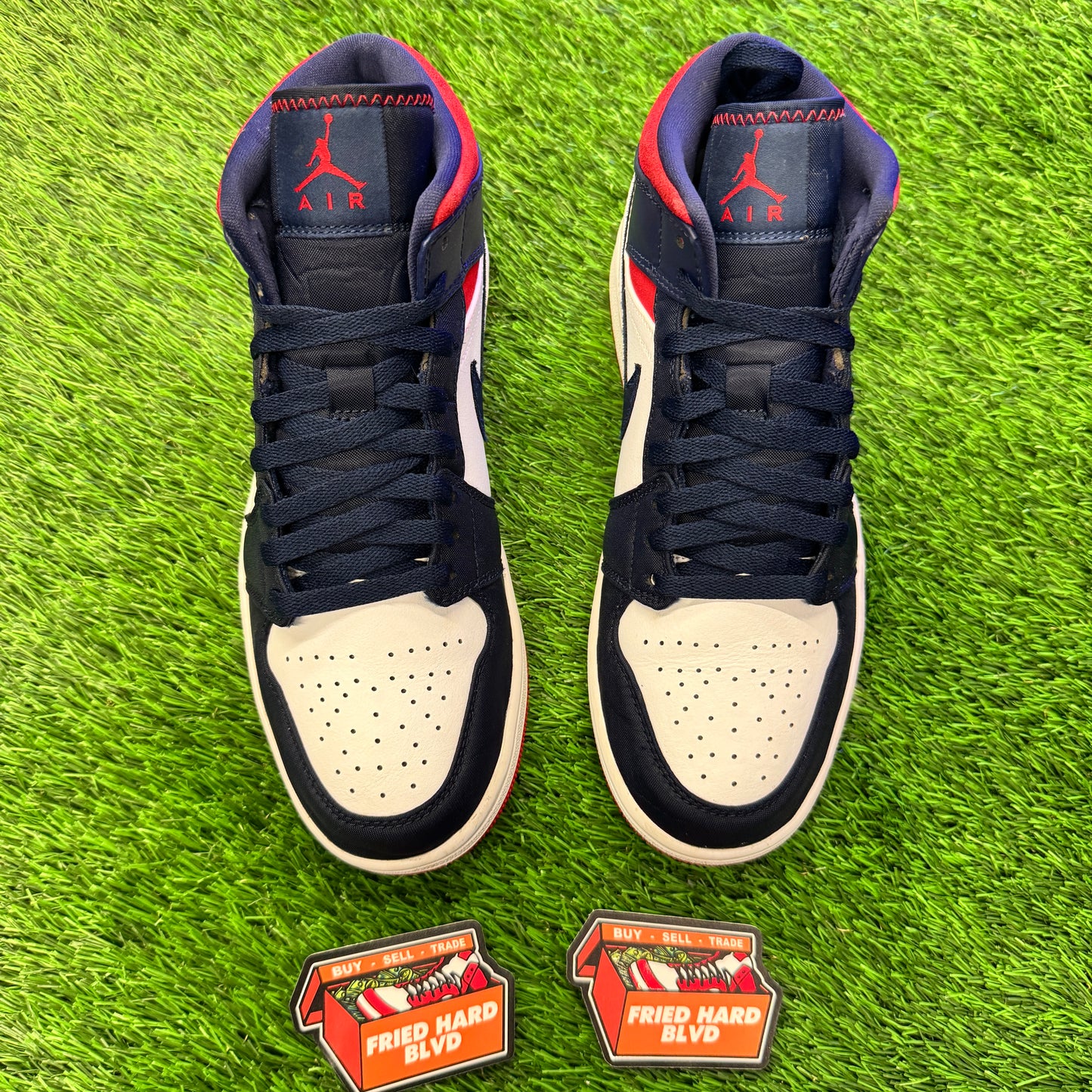 Jordan 1 Mid SE USA SIZE 8M/9.5W