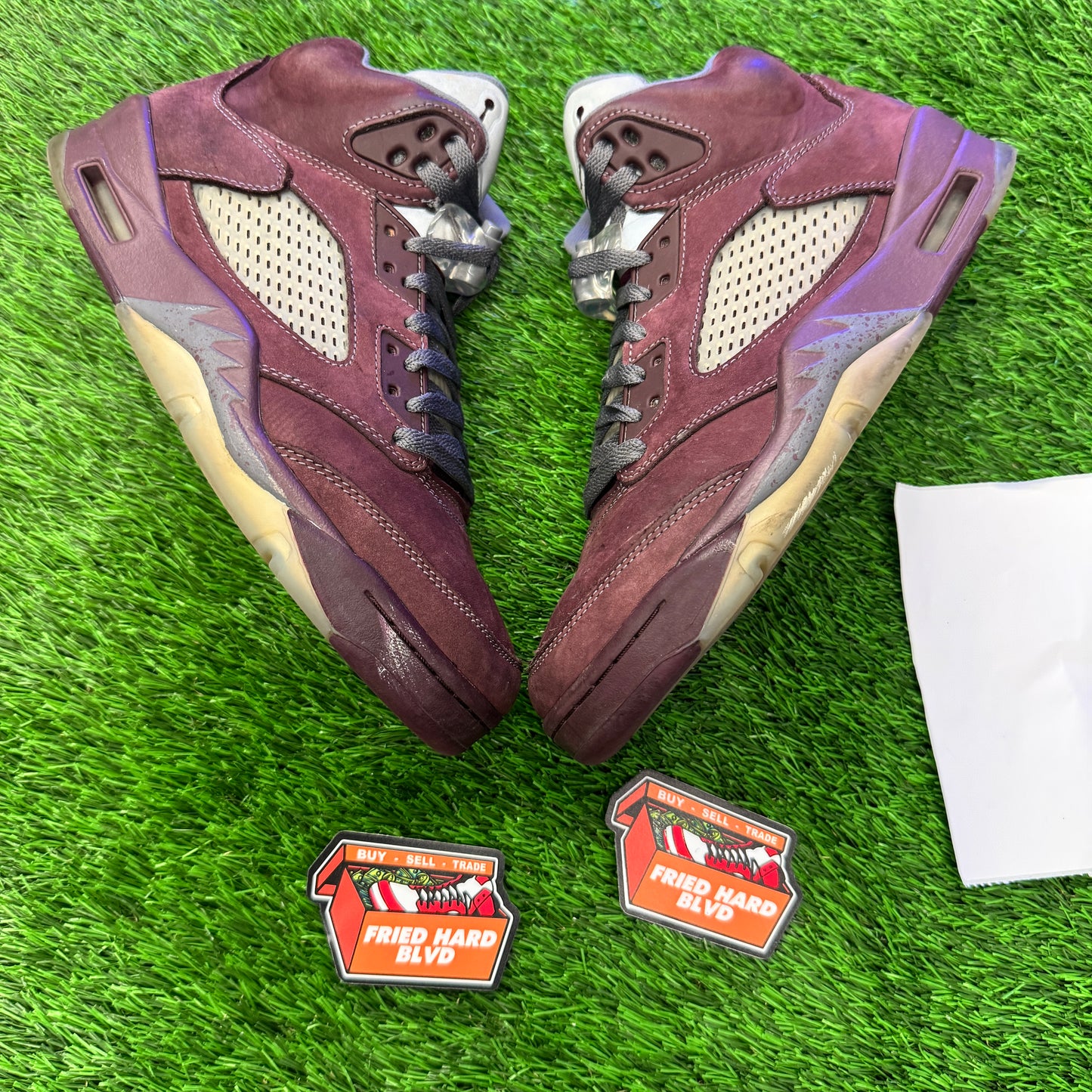 Jordan 5 Retro Burgundy (2023) SIZE 9.5M/11W