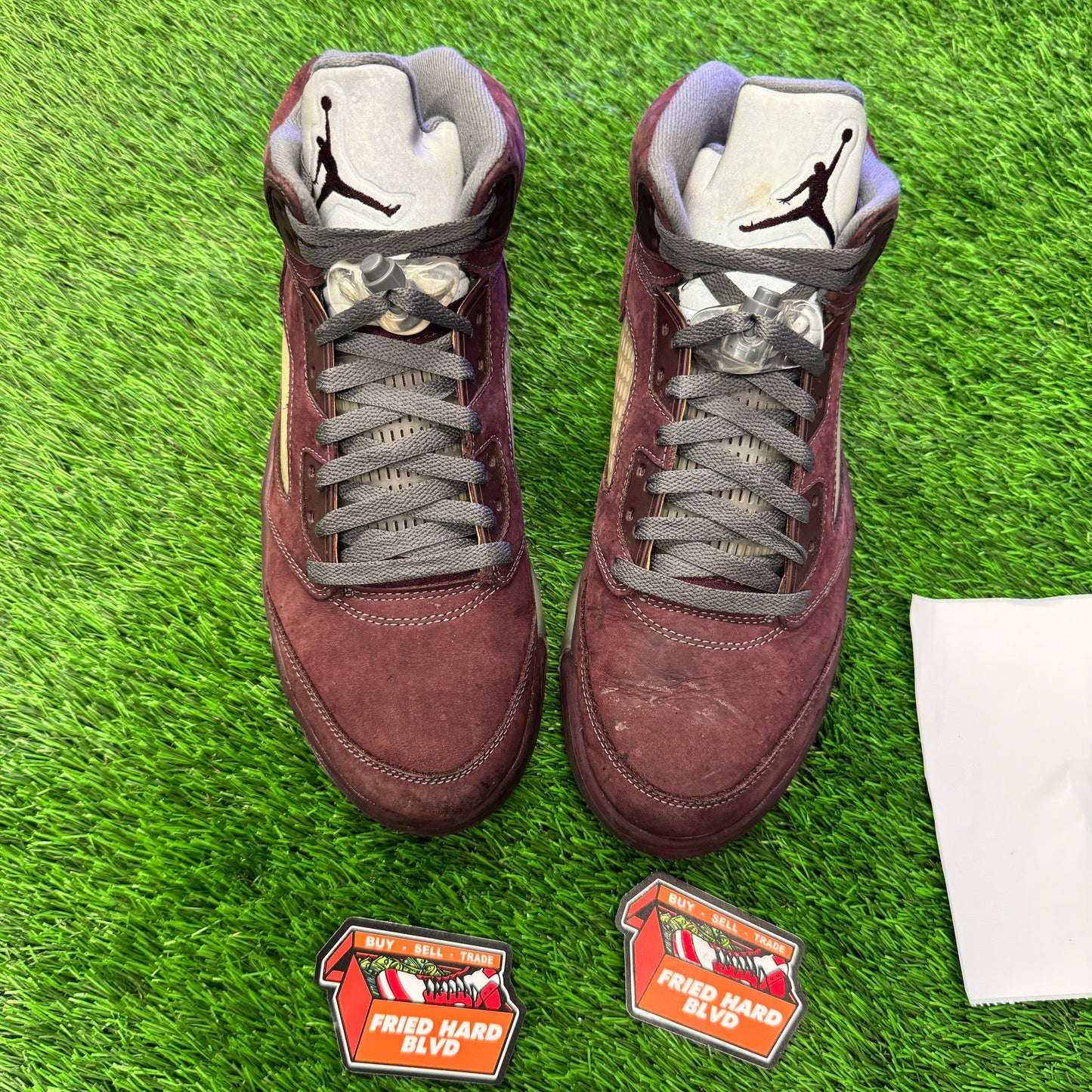 Jordan 5 Retro Burgundy (2023) SIZE 9.5M/11W