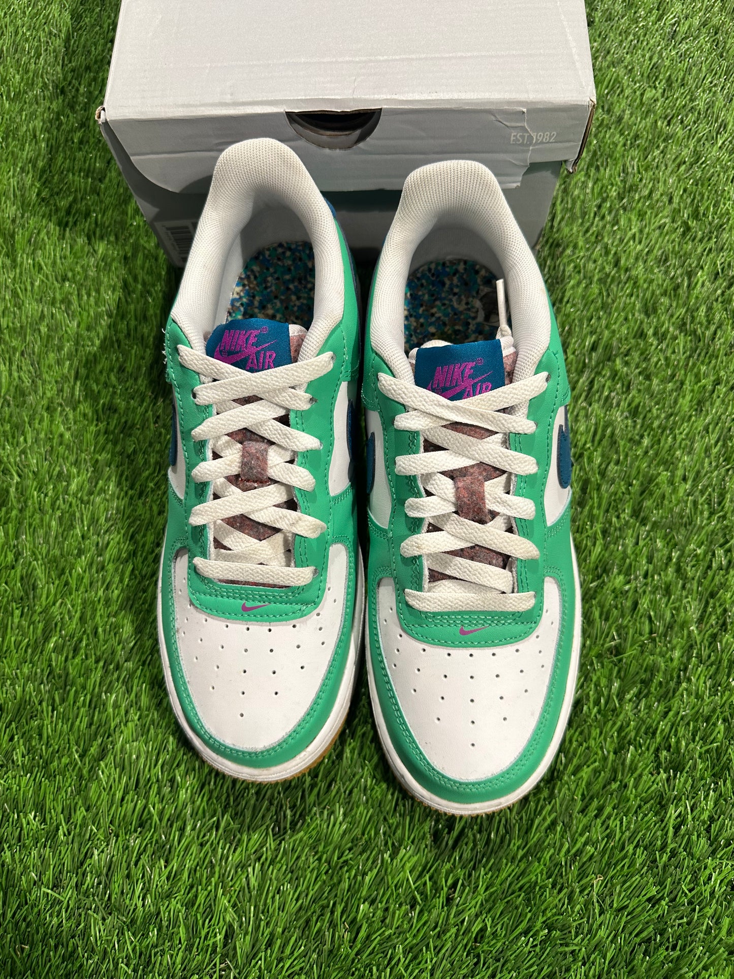 Nike Air Force 1 Low LV8 Play (GS) 6.5Y/8W