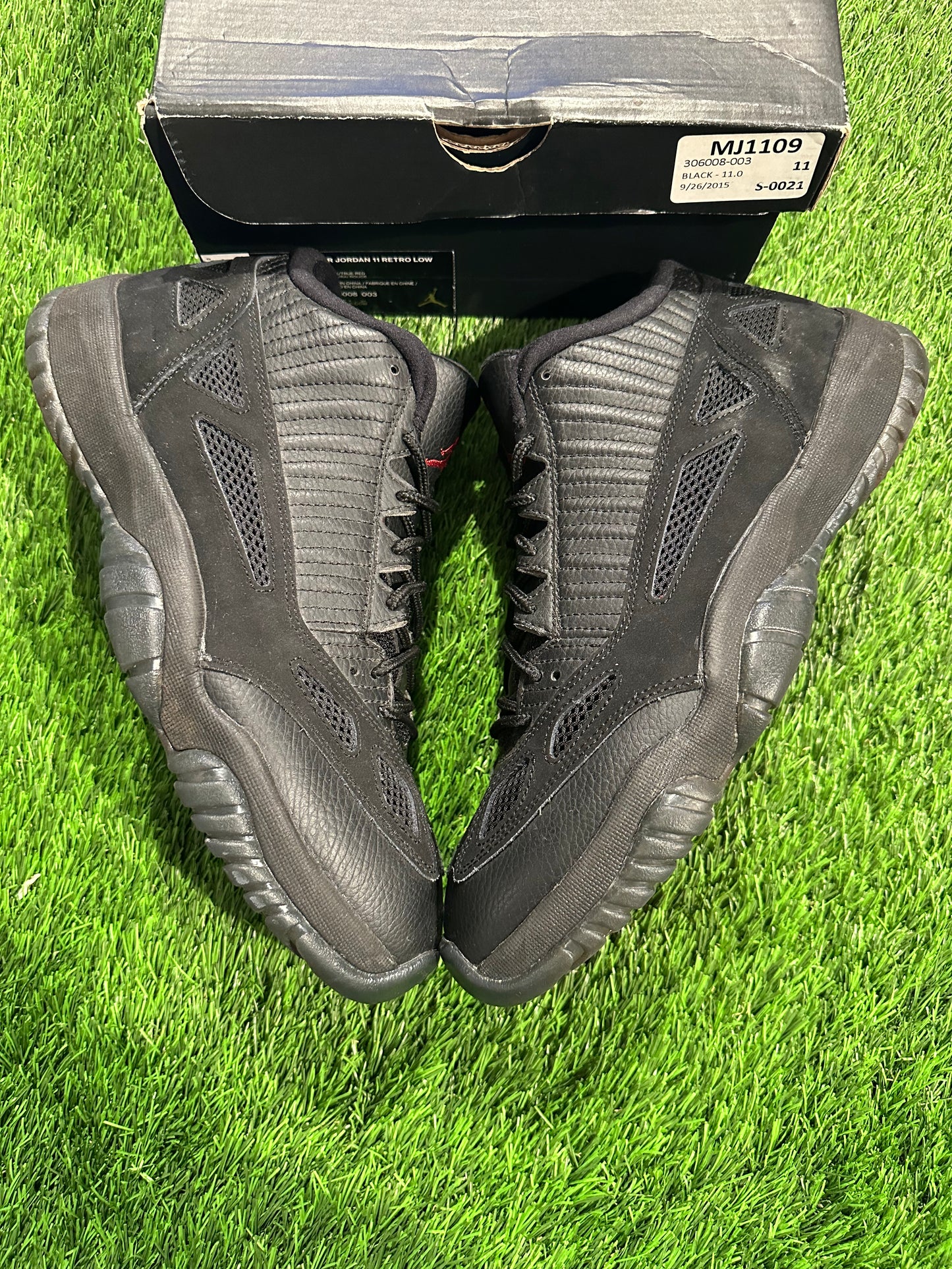 Jordan 11 Retro Low IE Referee (2015) 11M/12.5W