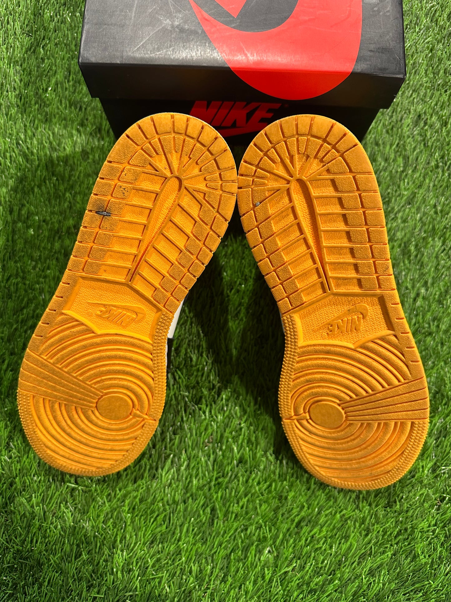 Jordan 1 Retro High OG Taxi (GS)