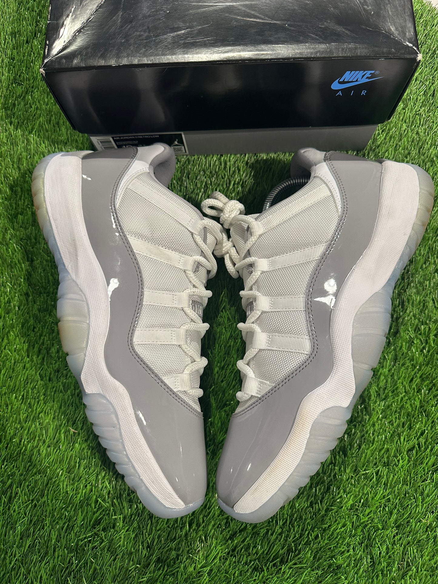 Jordan 11 Retro Low Cement Grey
