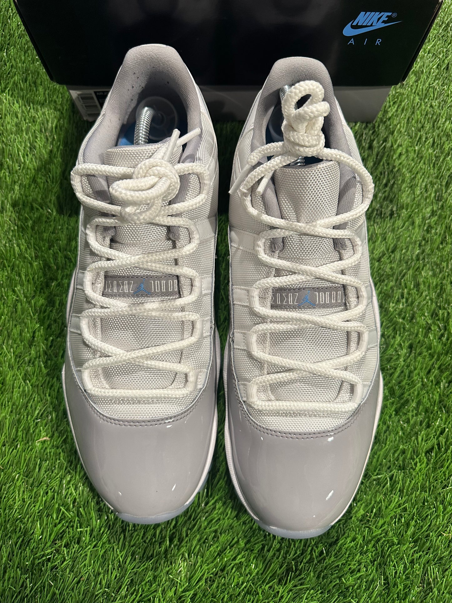 Jordan 11 Retro Low Cement Grey