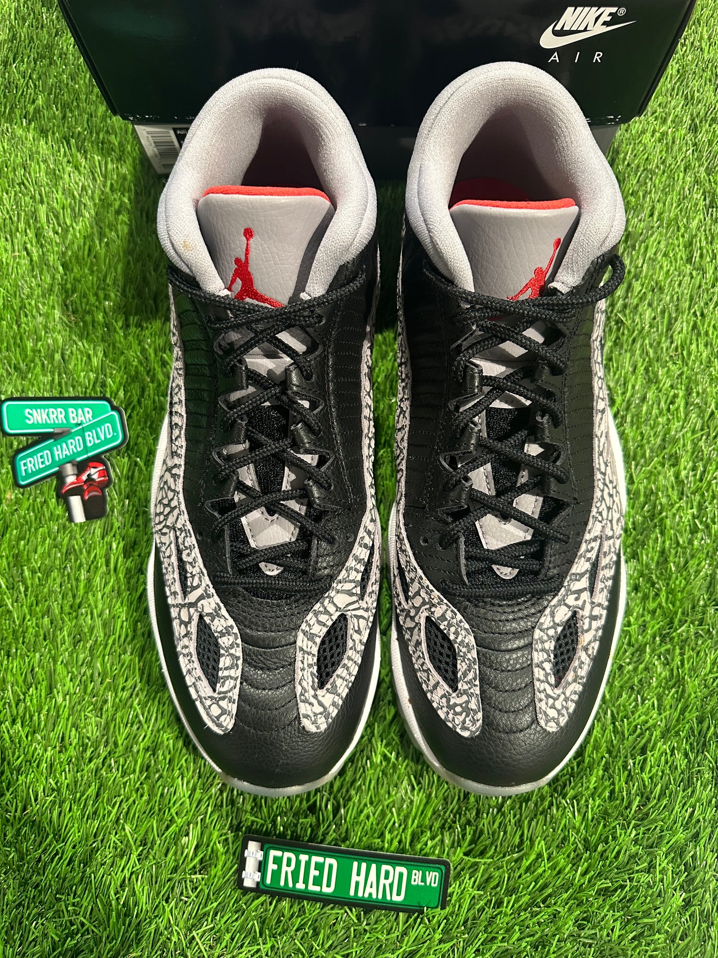 Jordan 11 Retro Low IE Black Cement