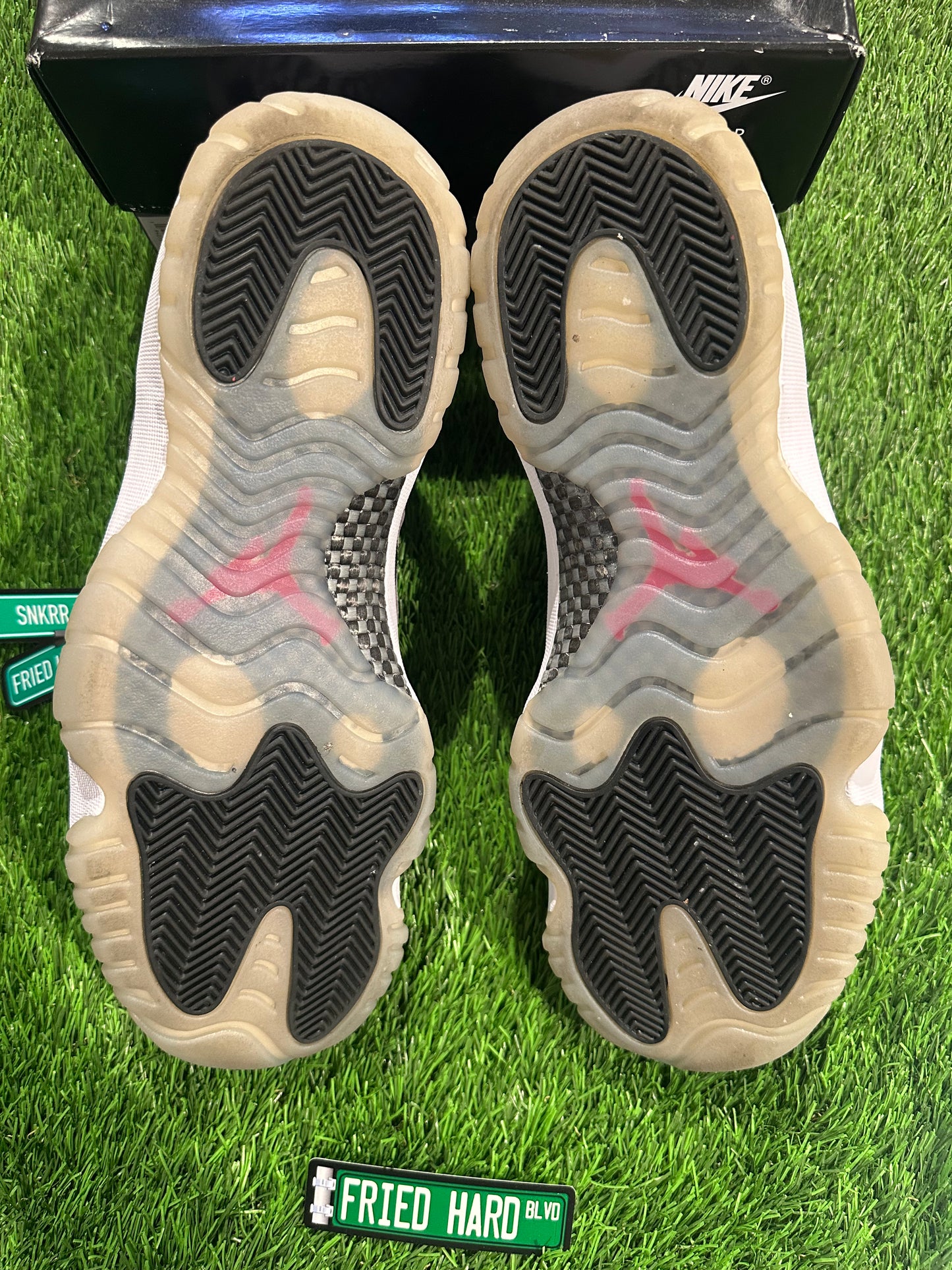 Jordan 11 Retro Low IE Black Cement