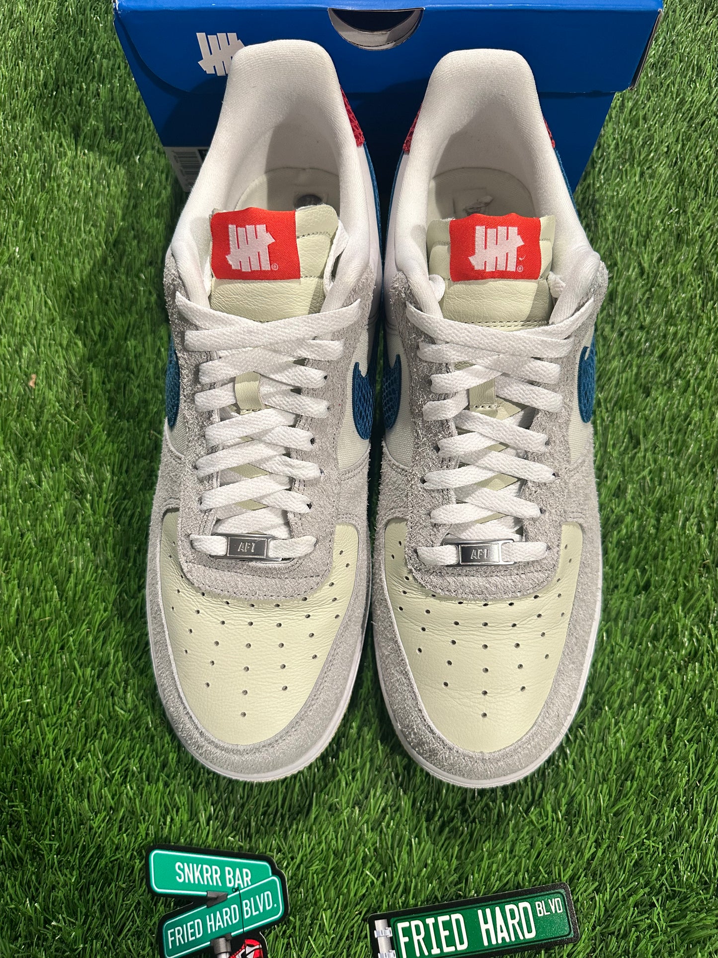 Air Force 1 Low SP Undefeated 5 On It Dunk vs. AF1 12M/13.5W